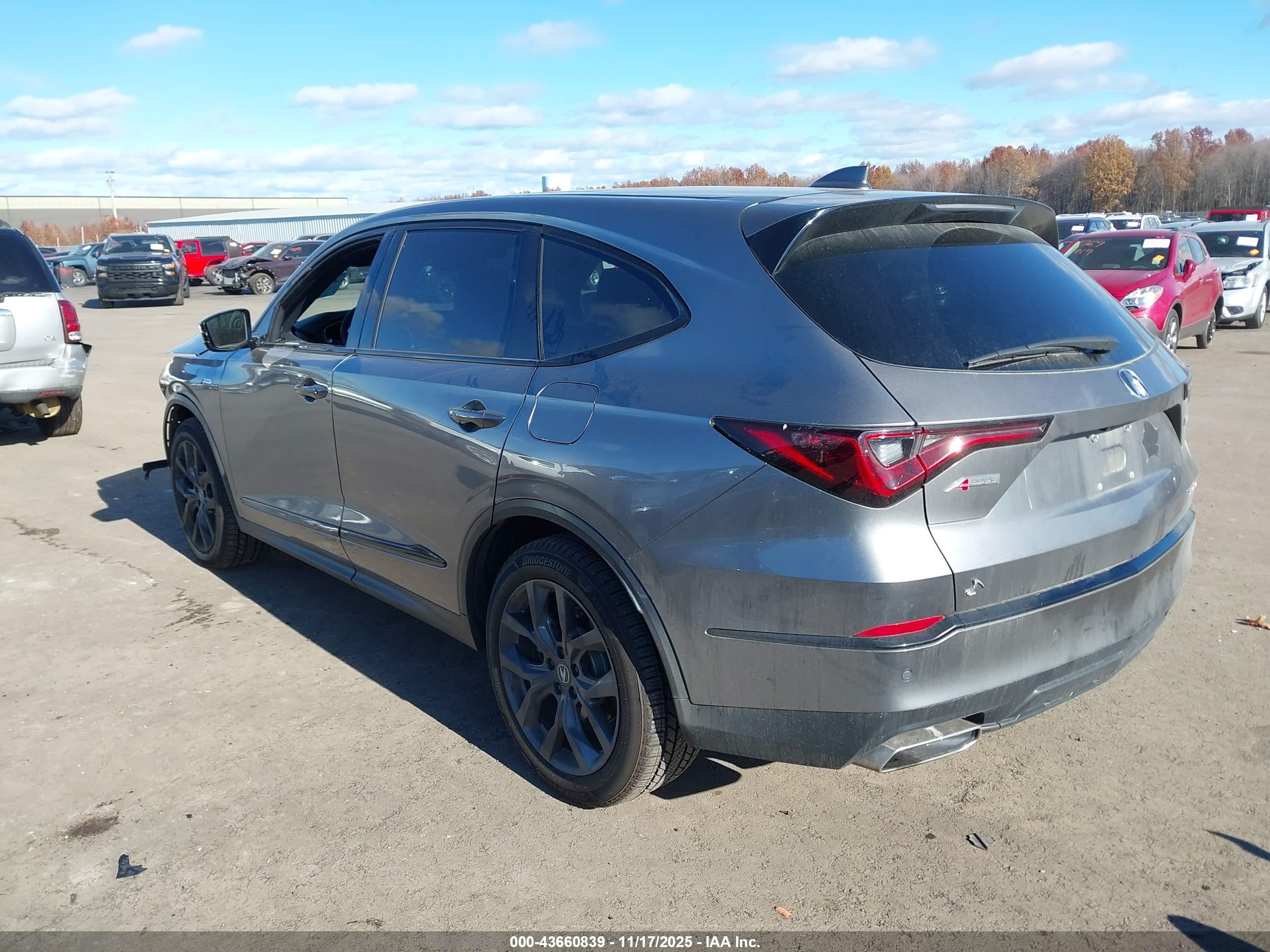 ACURA MDX image 3