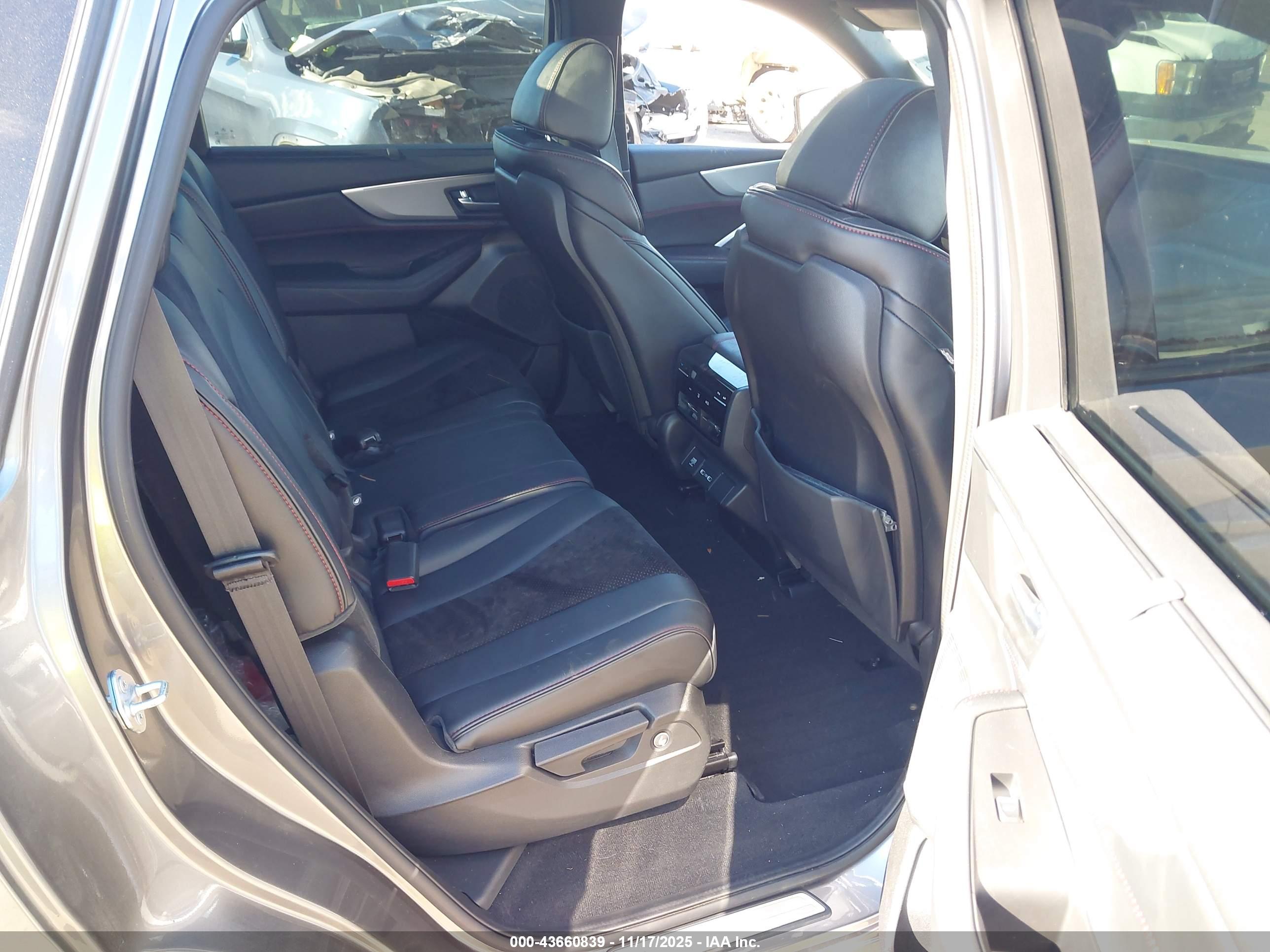 ACURA MDX image 8