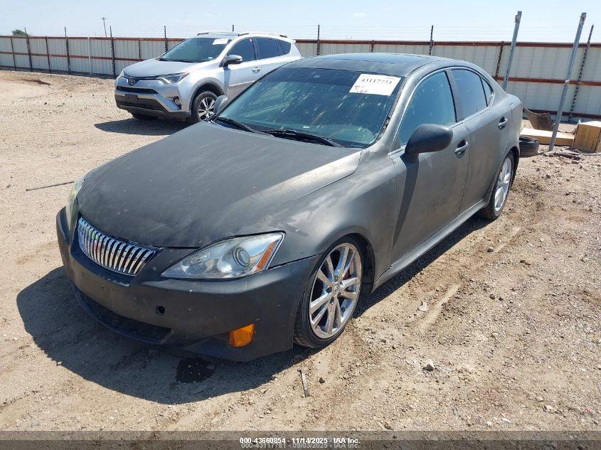 LEXUS IS image 2