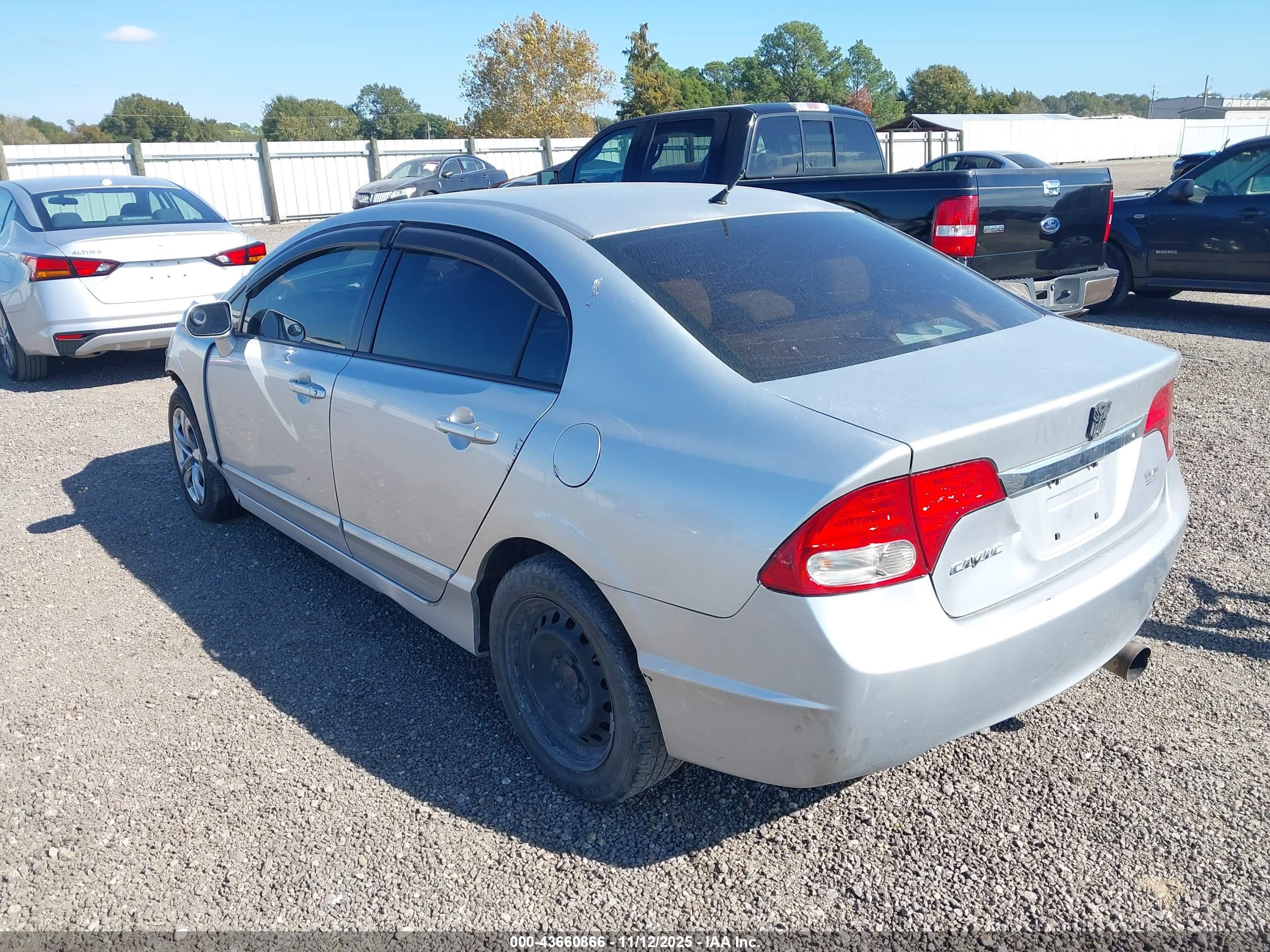 HONDA CIVIC image 3