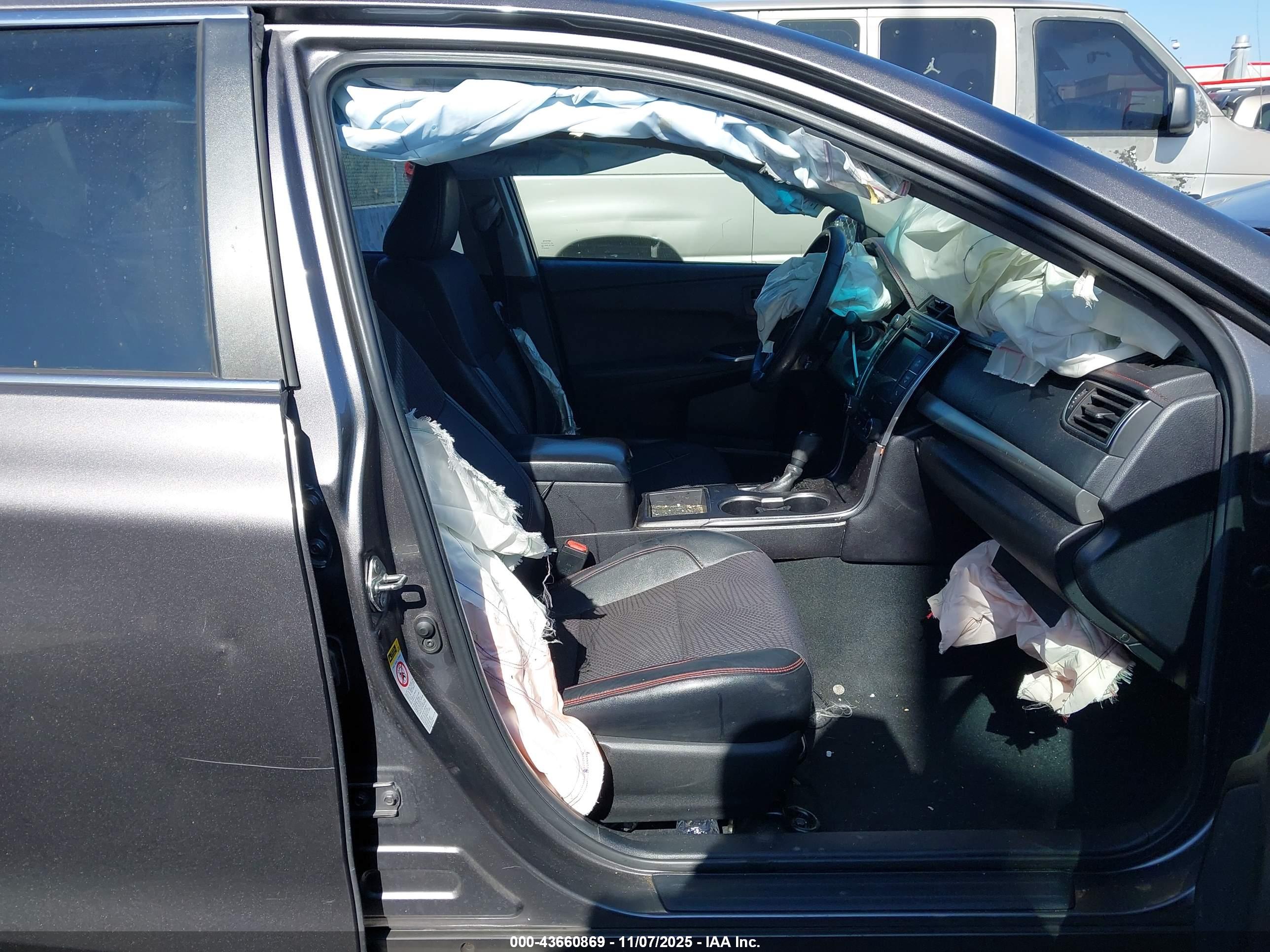 TOYOTA CAMRY image 5