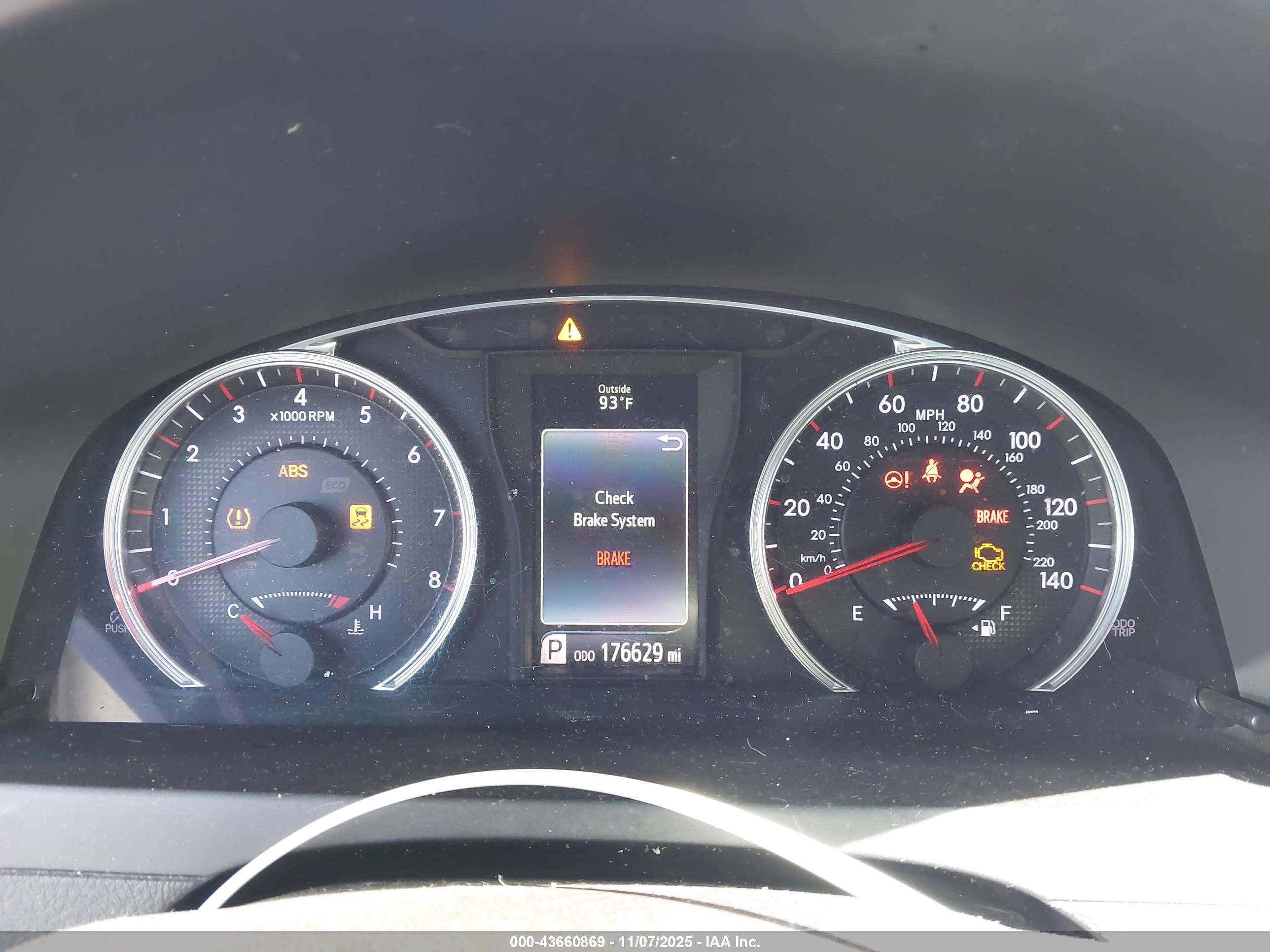 TOYOTA CAMRY image 7