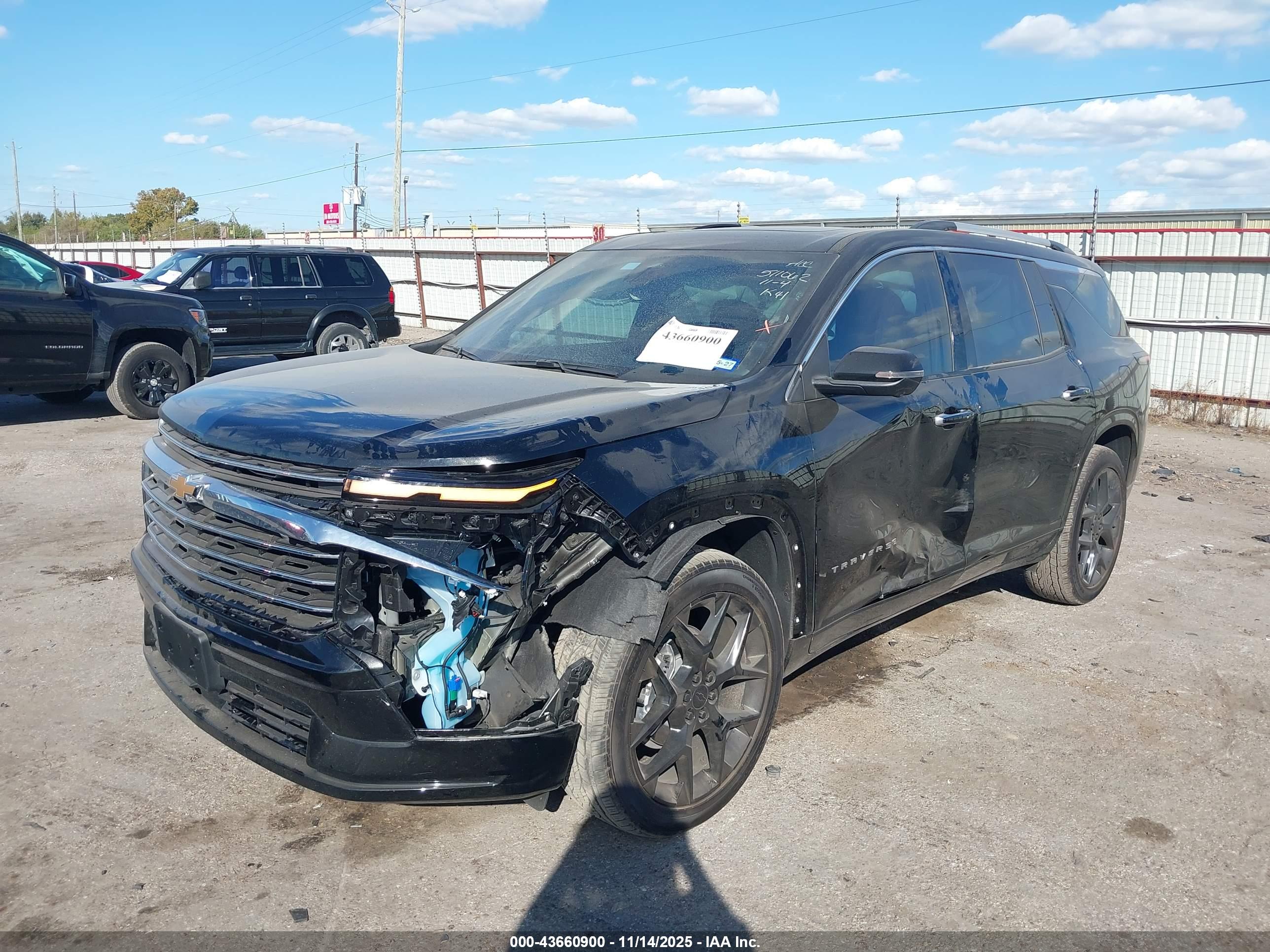 CHEVROLET TRAVERSE image 6