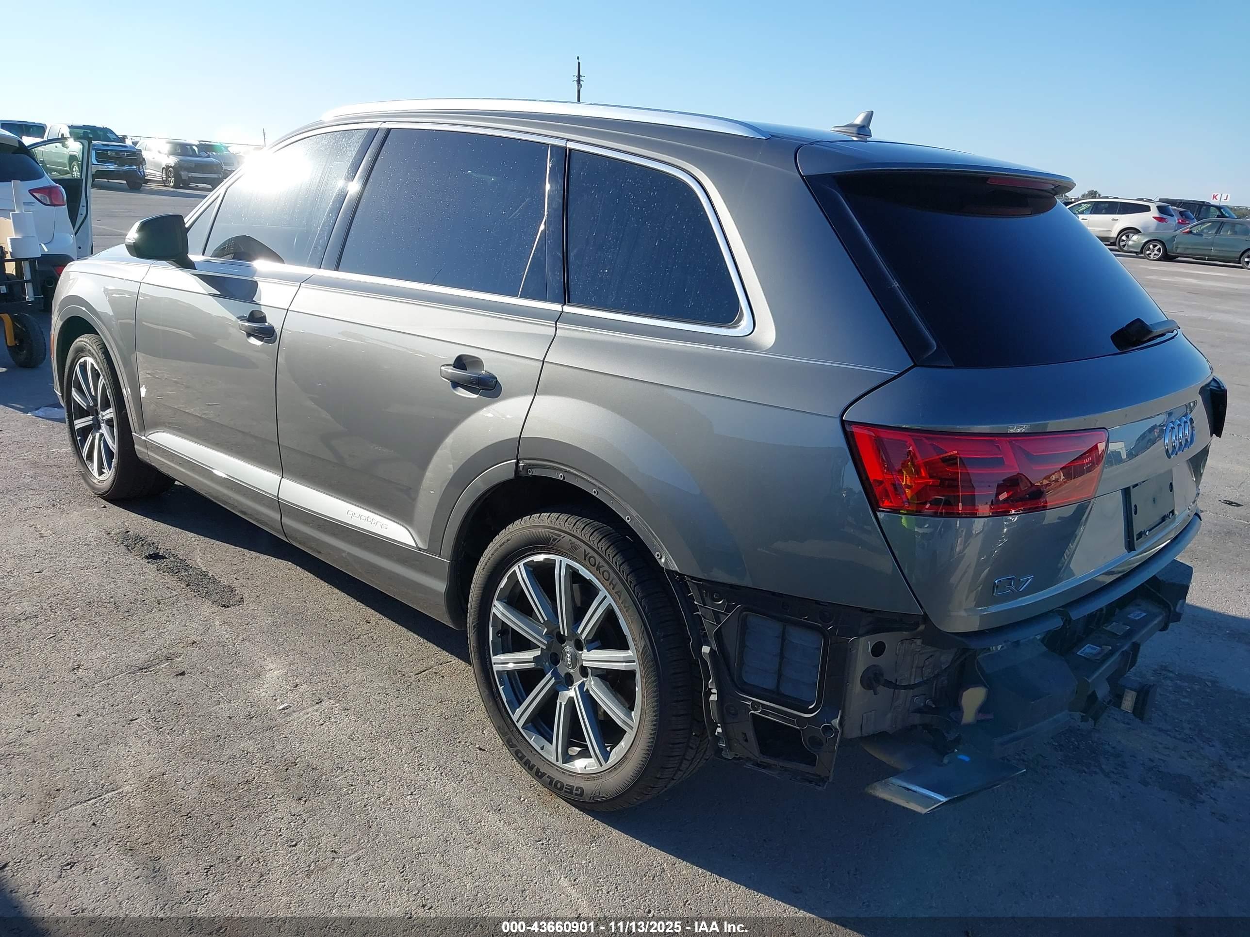 AUDI Q7 image 3
