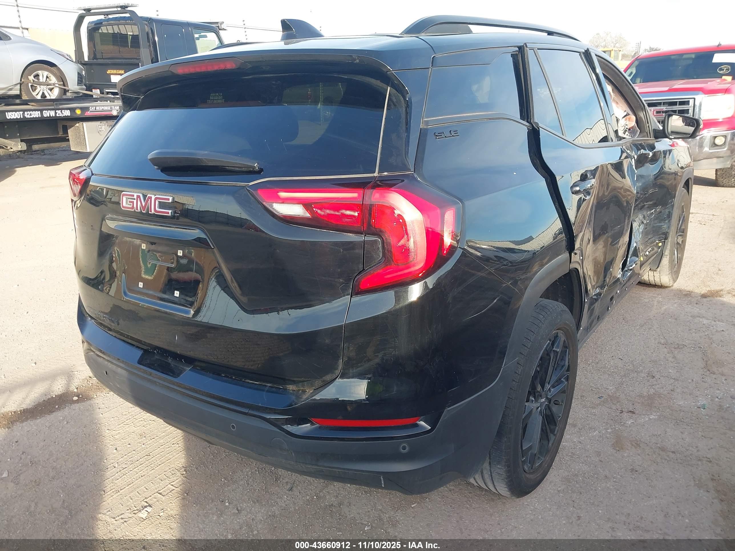 GMC TERRAIN image 4