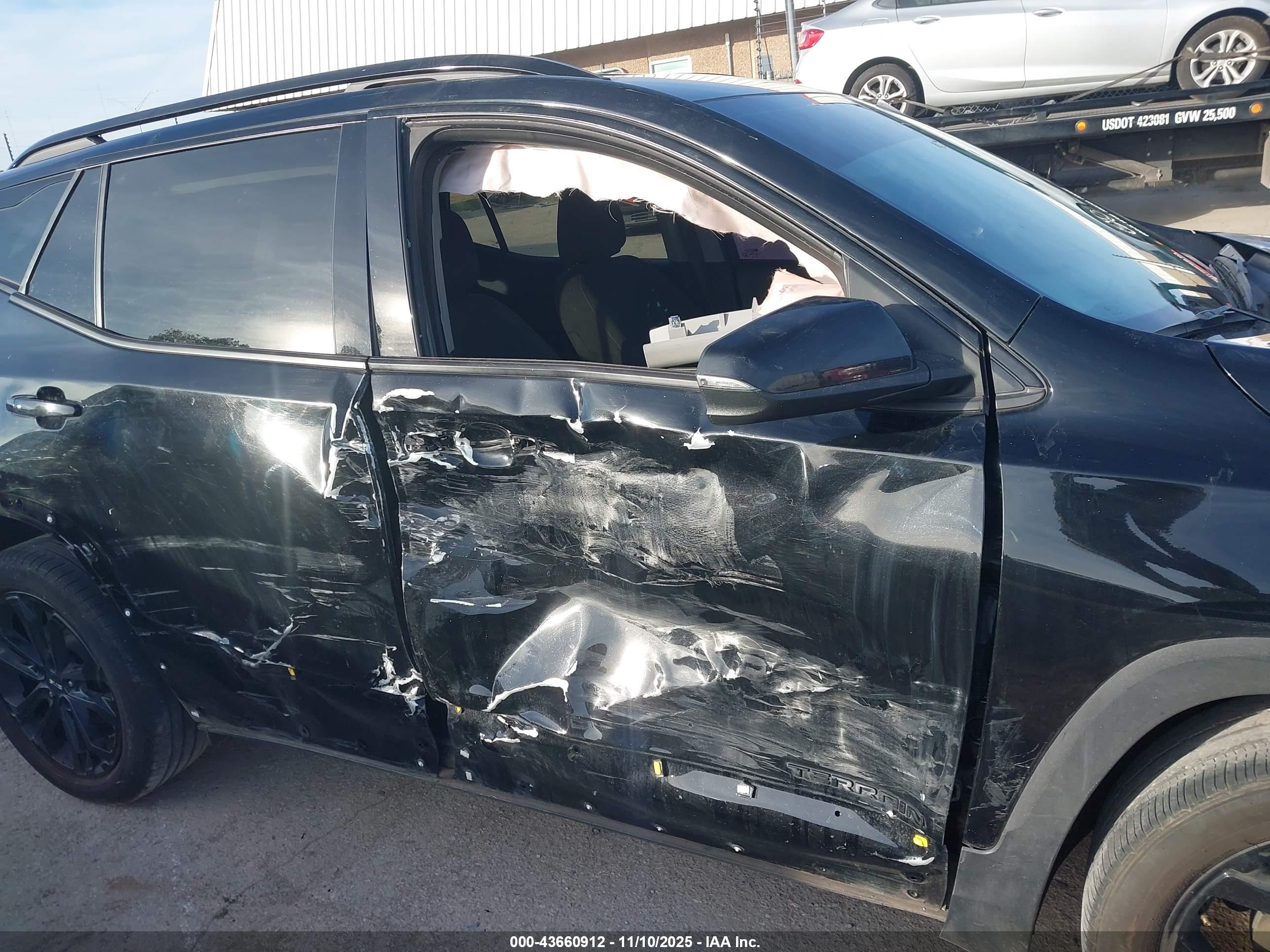 GMC TERRAIN image 6