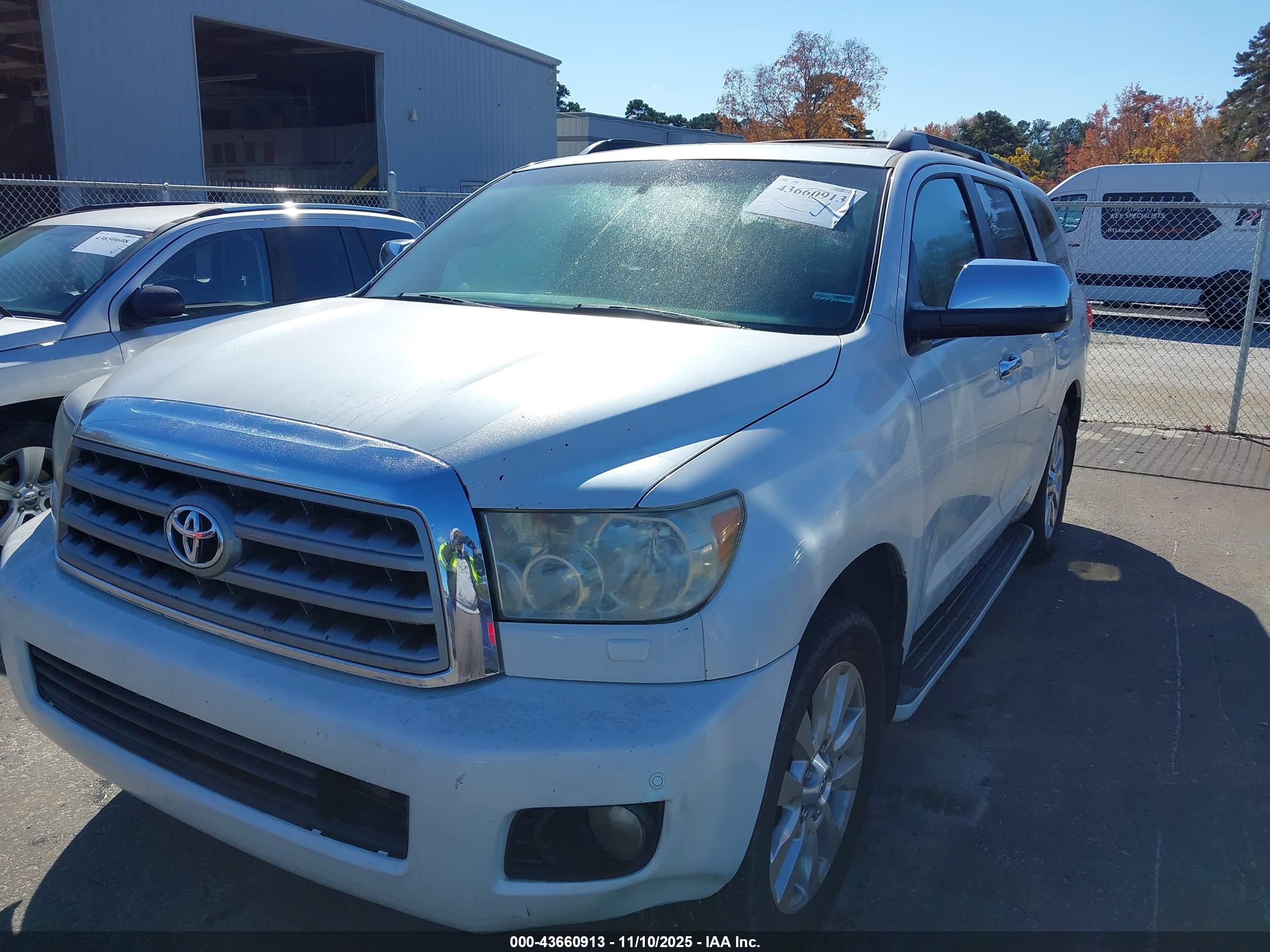 TOYOTA SEQUOIA image 2