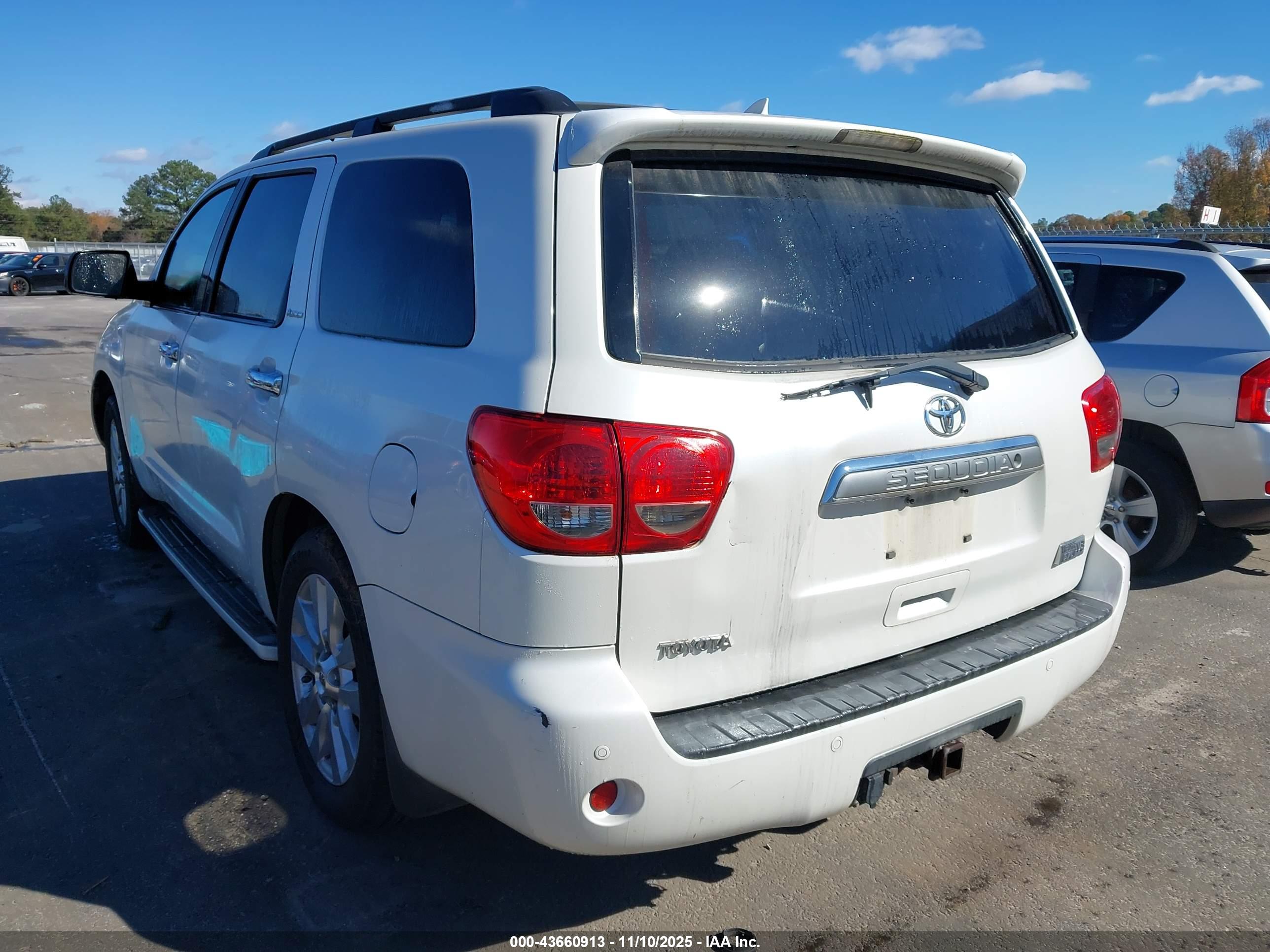 TOYOTA SEQUOIA image 3