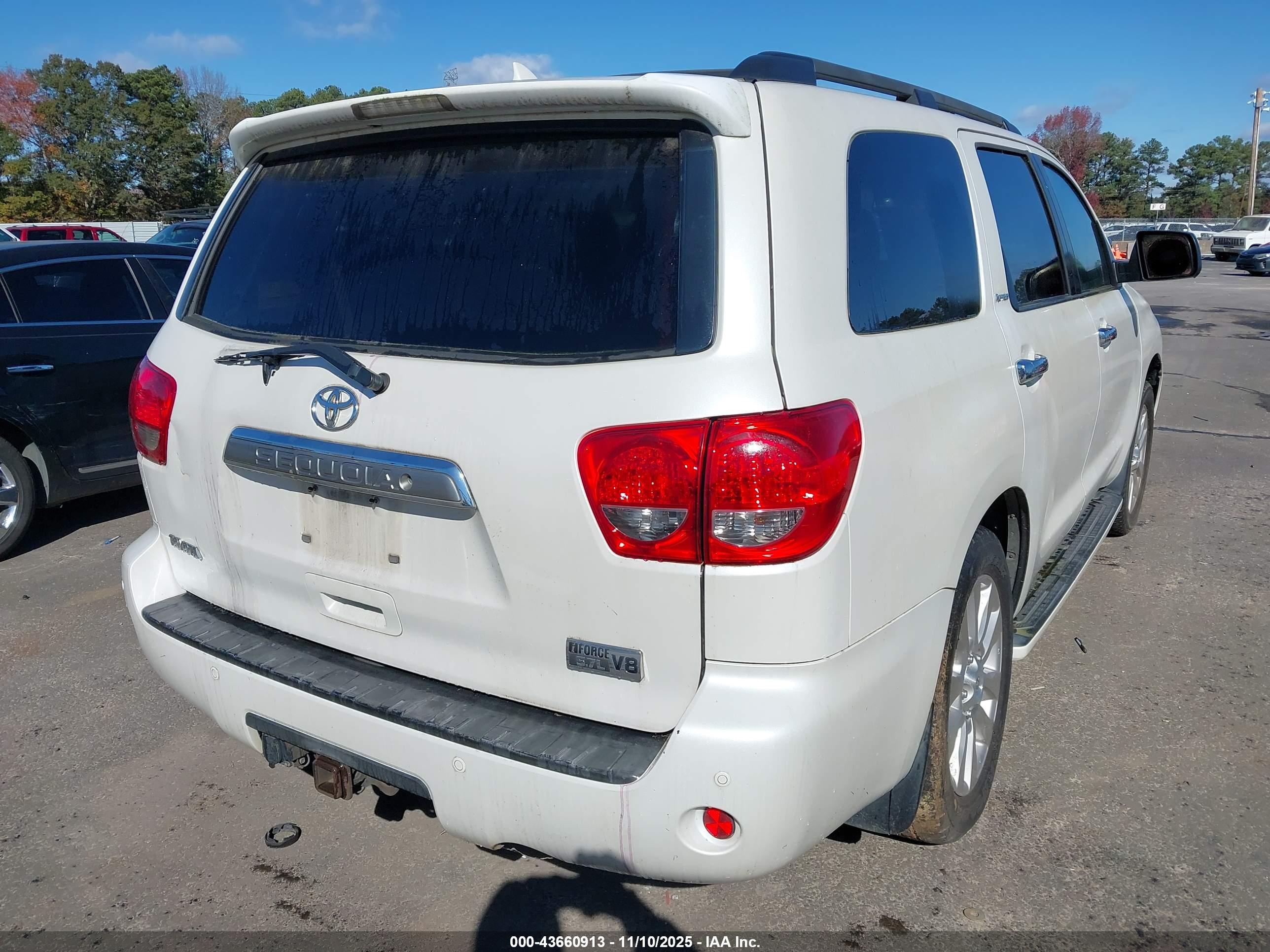 TOYOTA SEQUOIA image 4