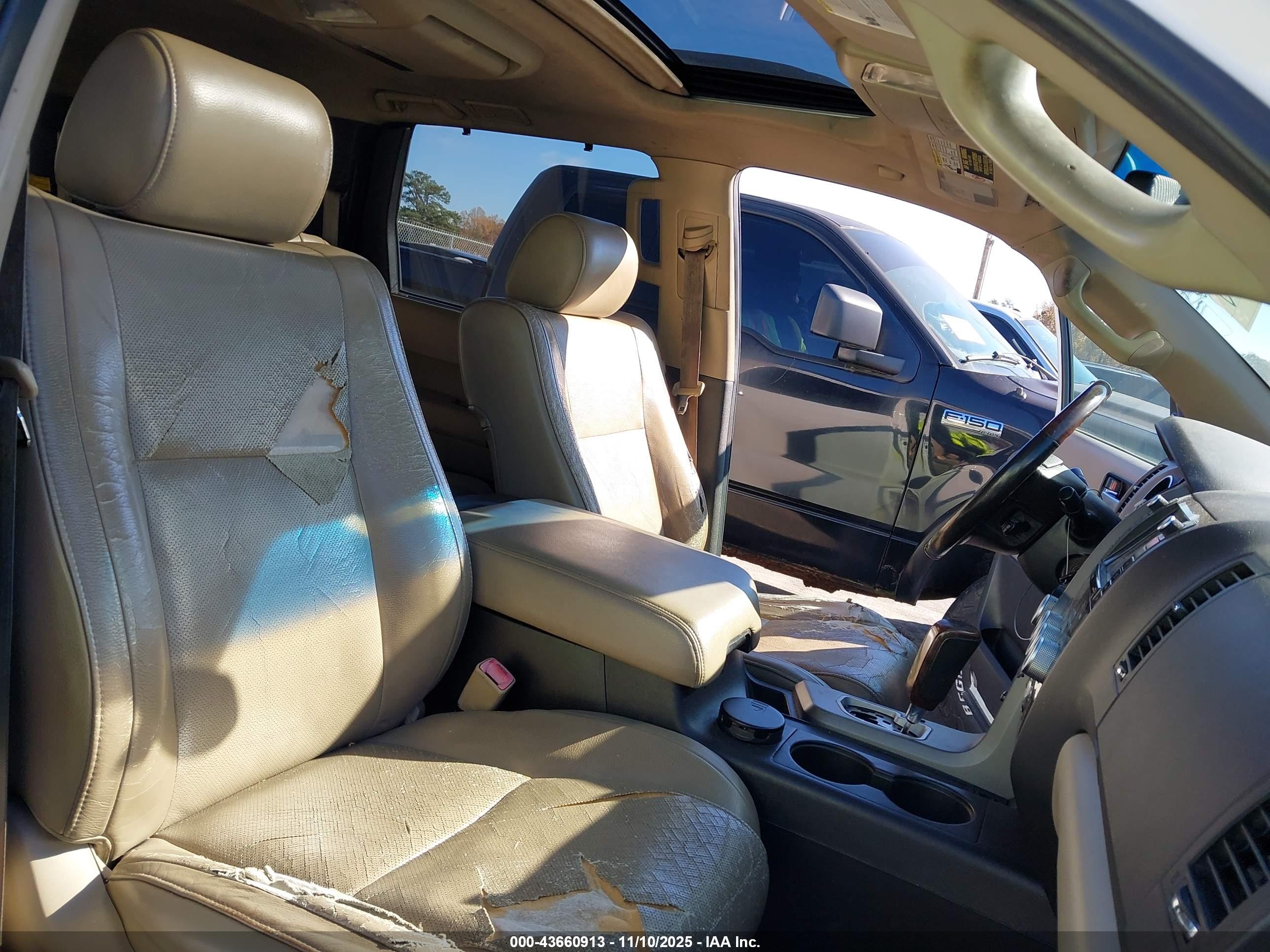 TOYOTA SEQUOIA image 5