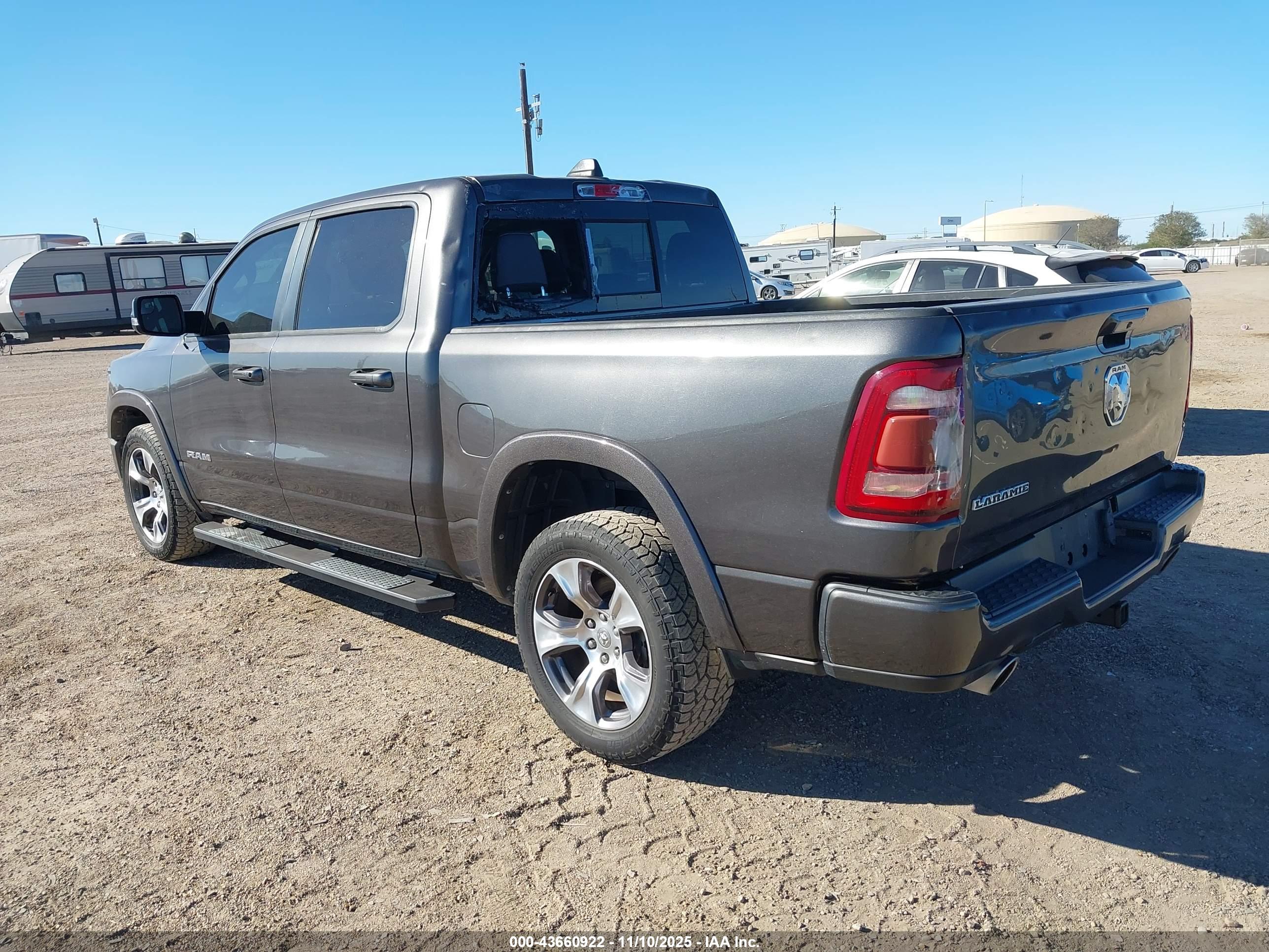 RAM 1500 image 3