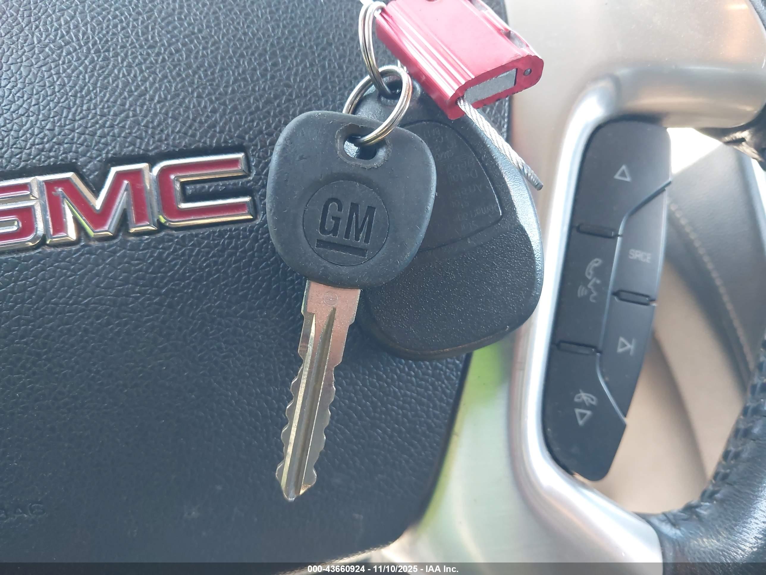 GMC ACADIA image 11