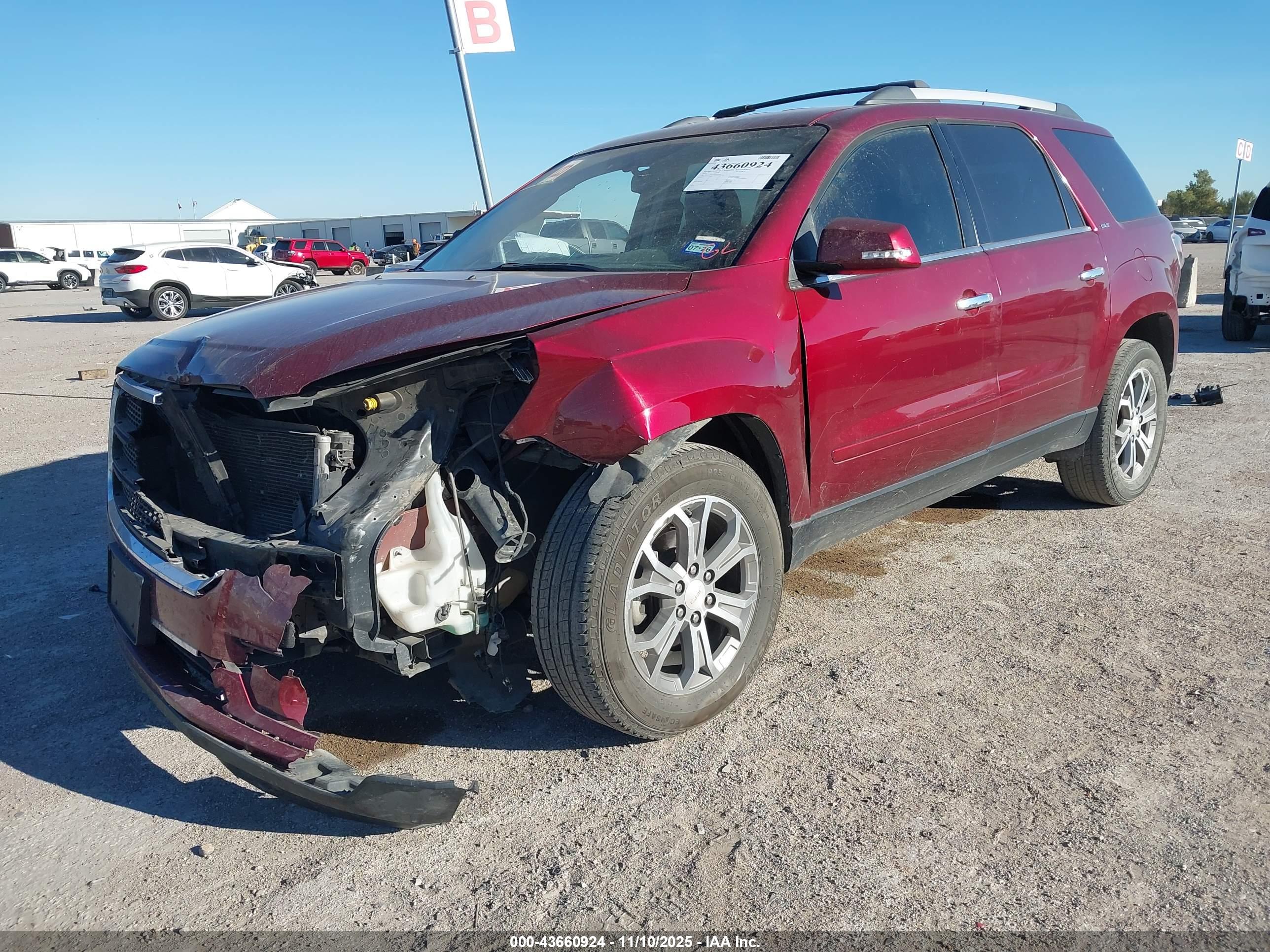 GMC ACADIA image 2