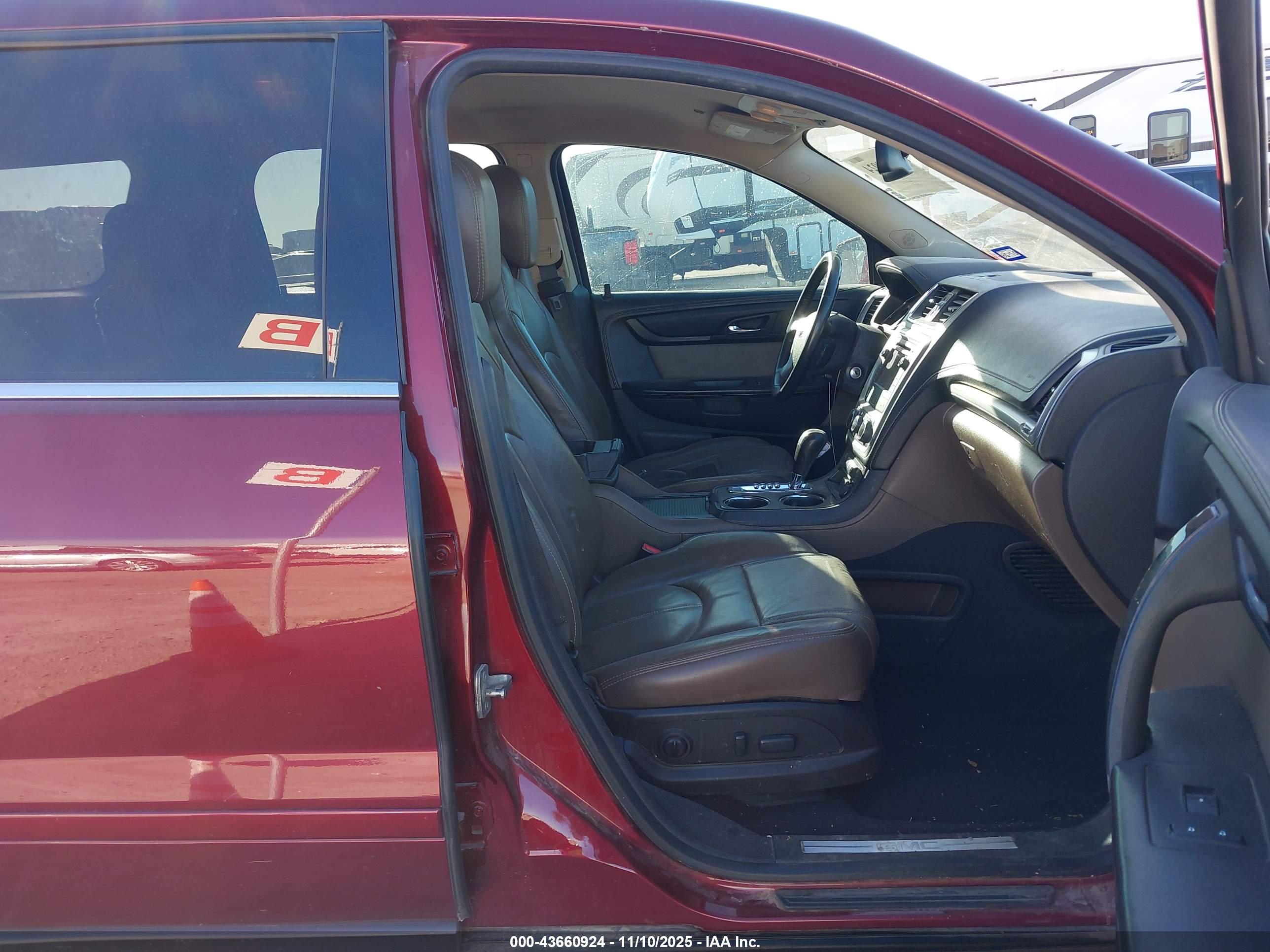 GMC ACADIA image 5