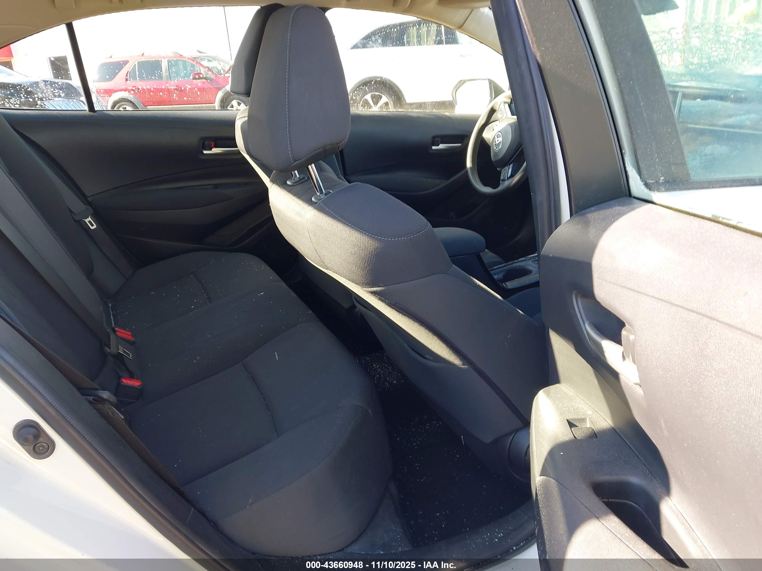 TOYOTA COROLLA image 8