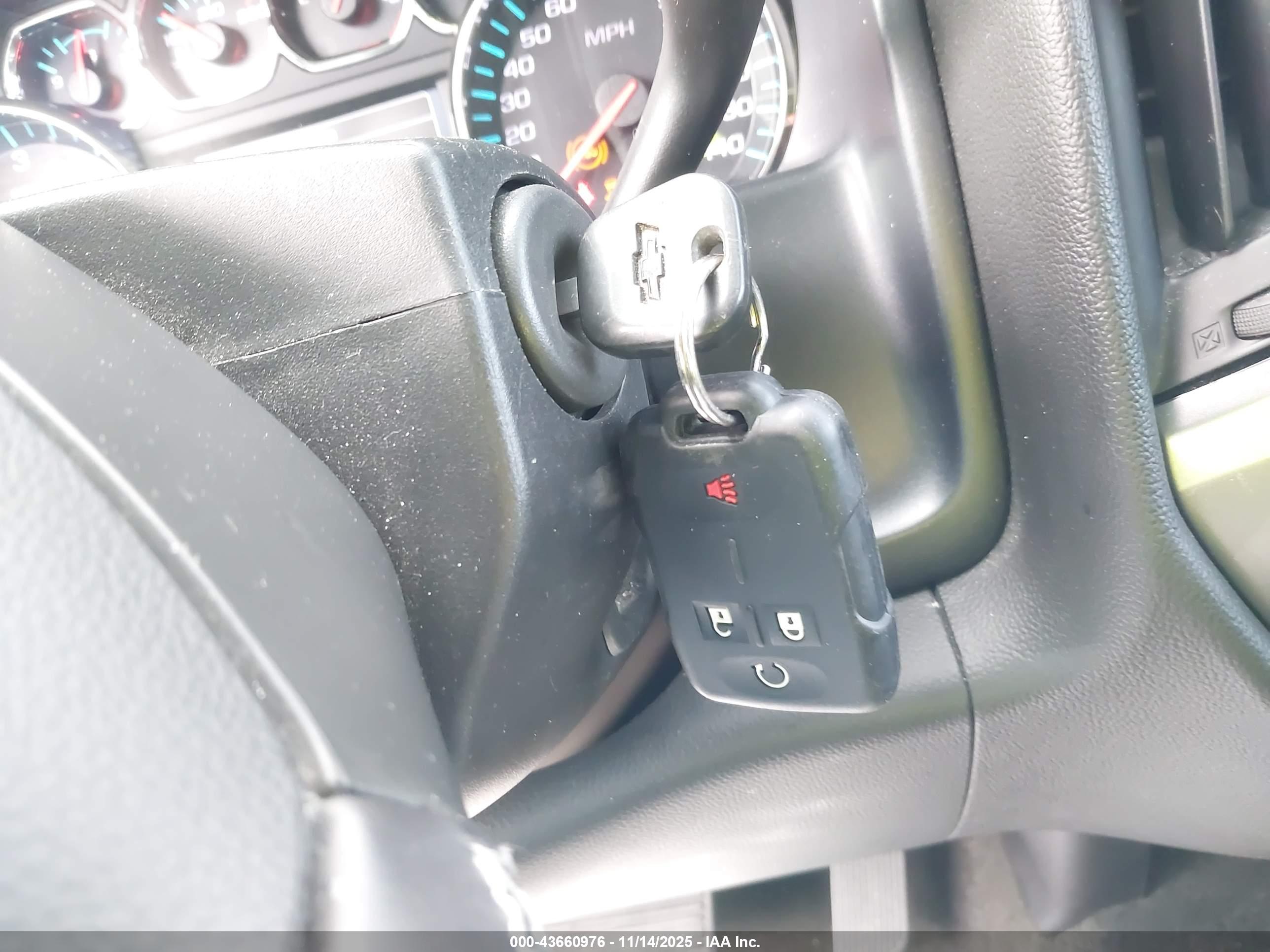 CHEVROLET SILVERADO image 11