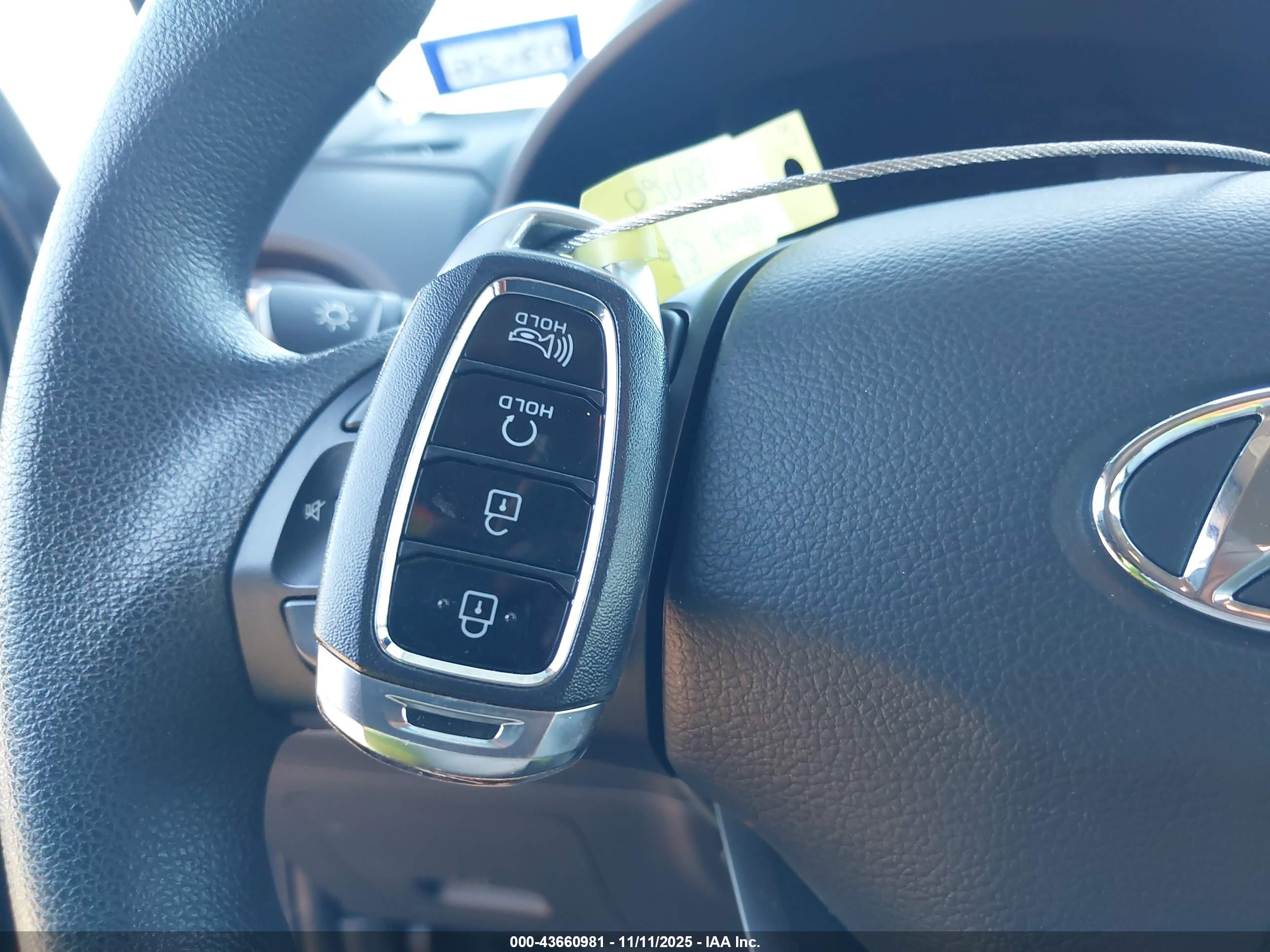 HYUNDAI KONA image 11
