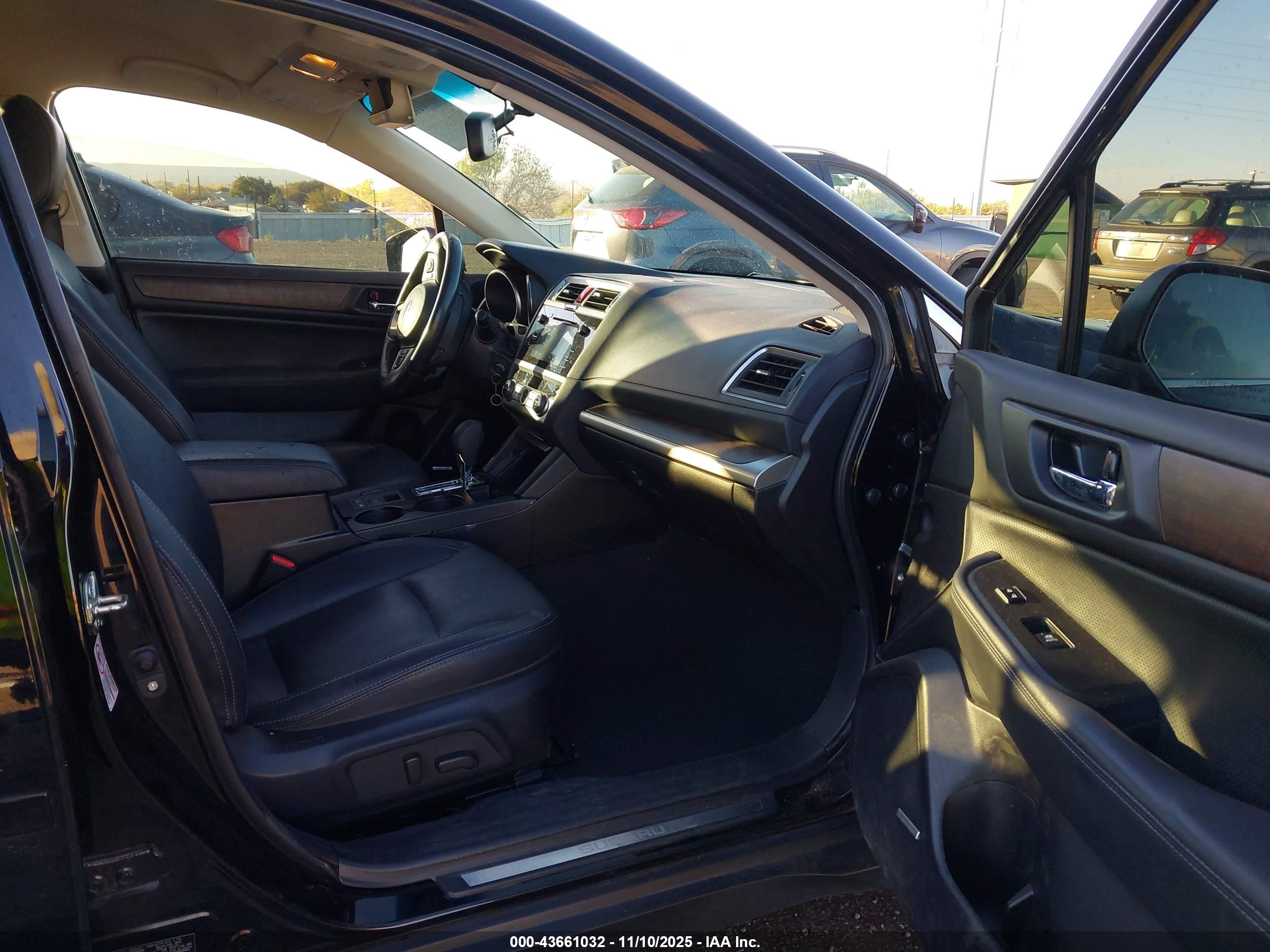 SUBARU OUTBACK image 5