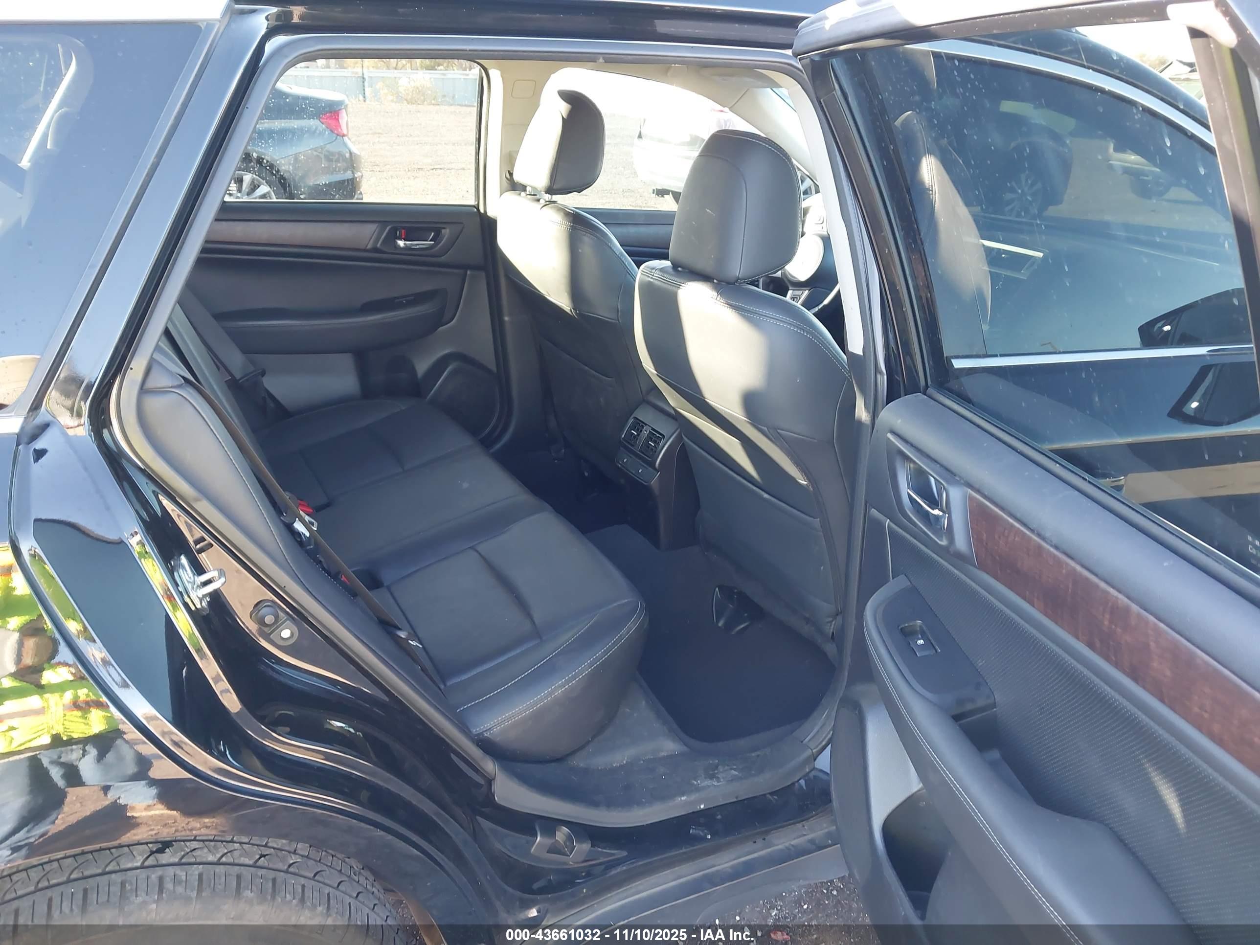 SUBARU OUTBACK image 8