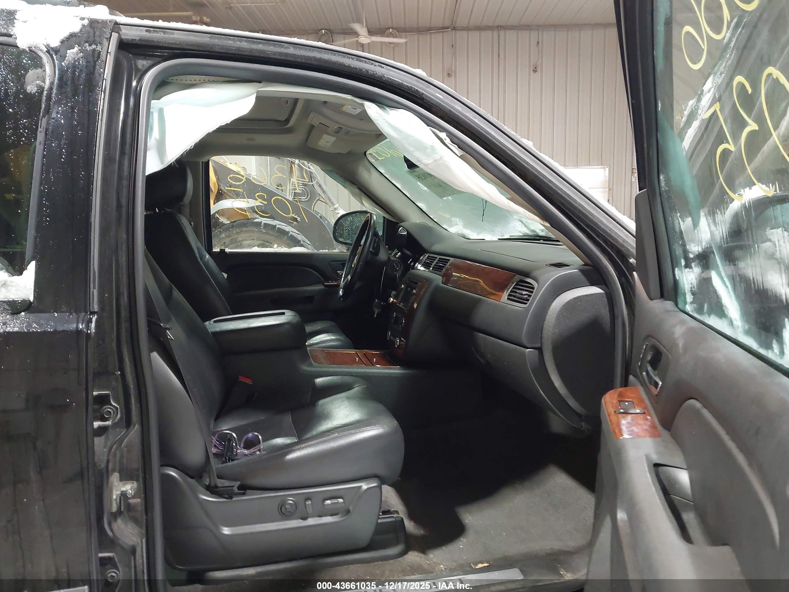 CHEVROLET TAHOE image 5