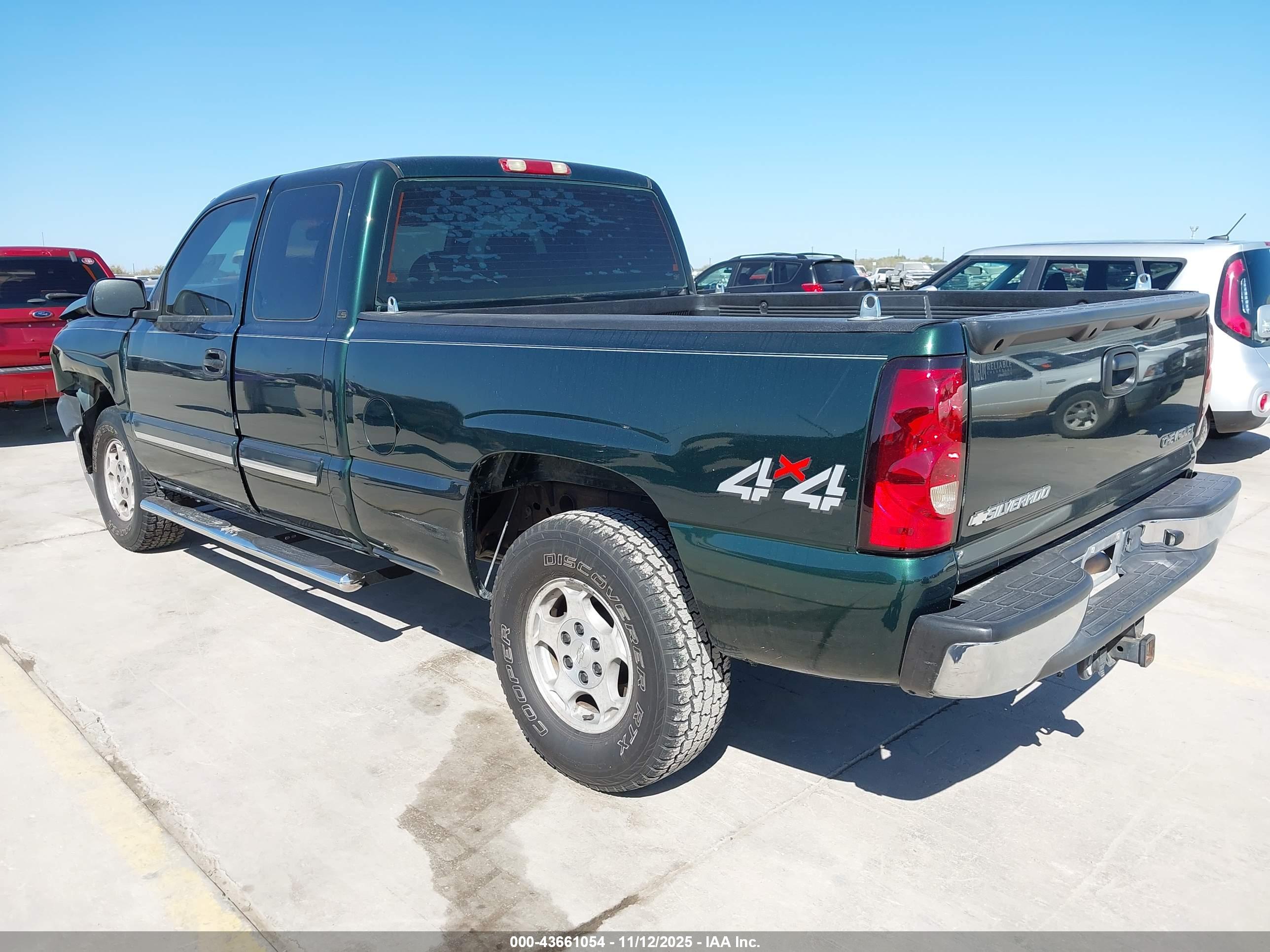 CHEVROLET SILVERADO image 3