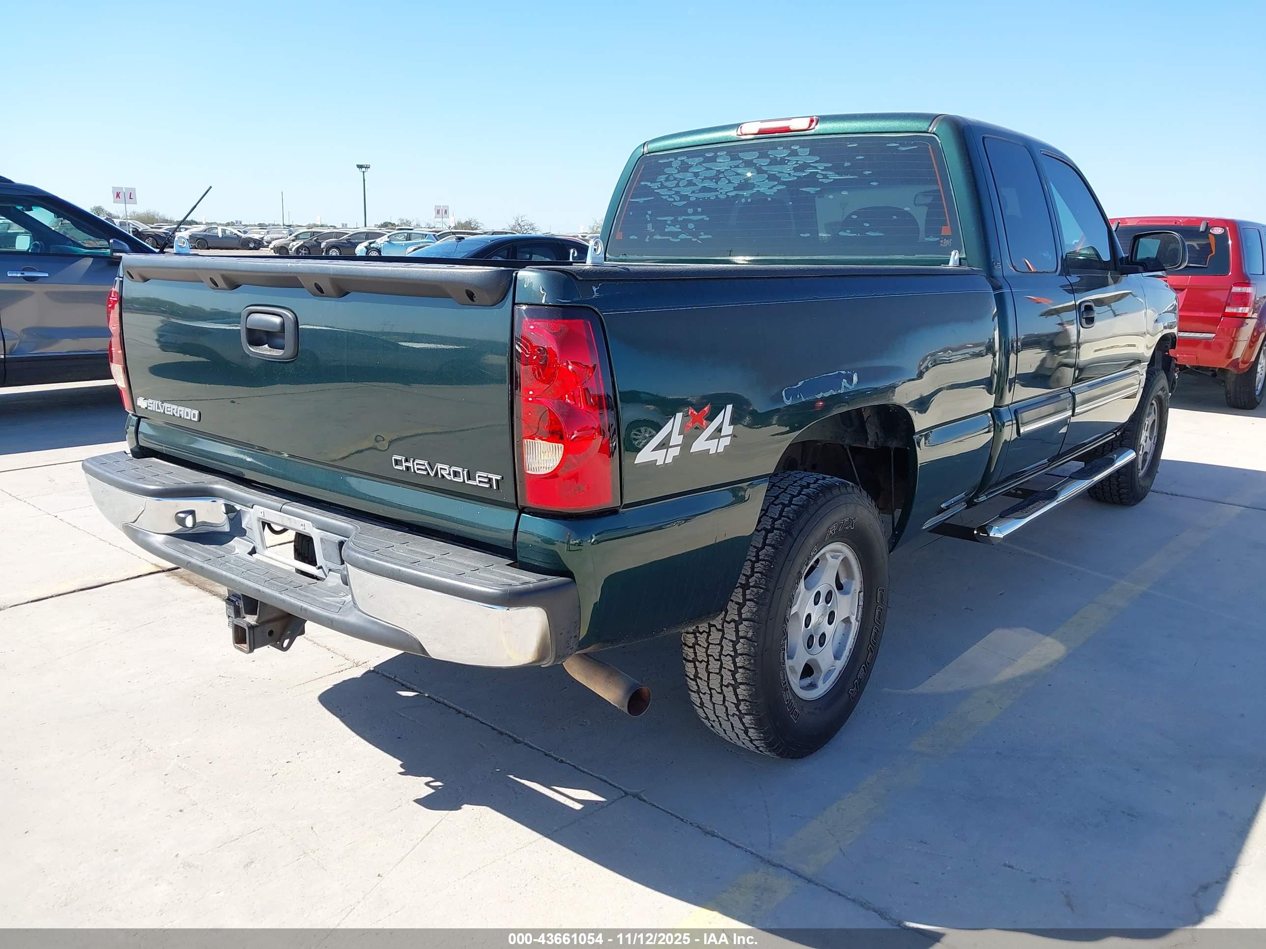 CHEVROLET SILVERADO image 4