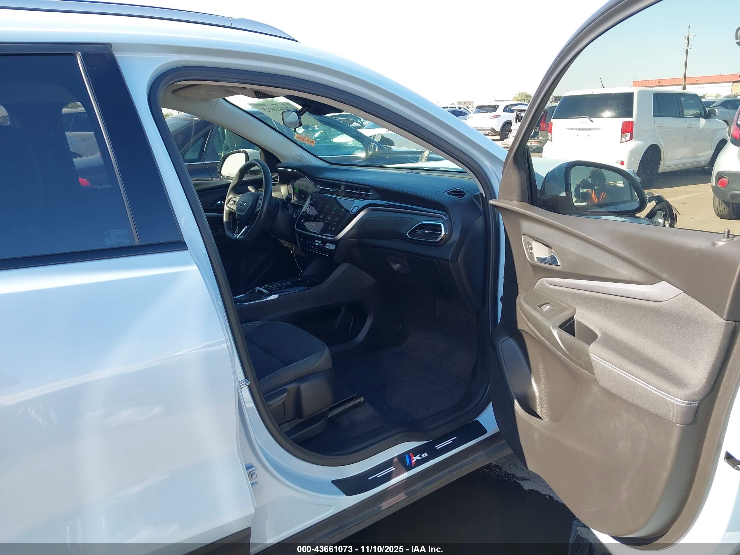CHEVROLET BOLT image 5