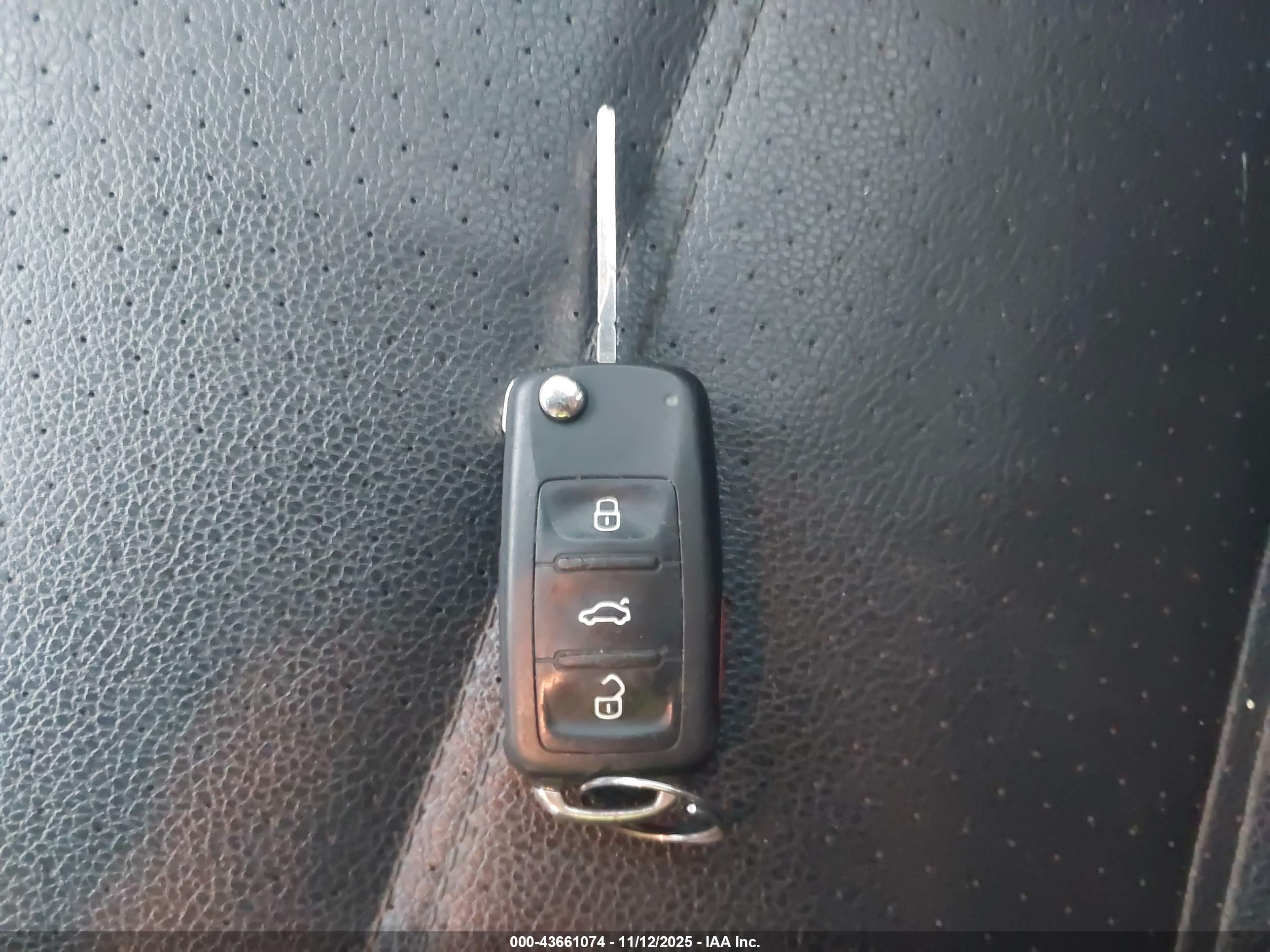 VOLKSWAGEN JETTA image 11