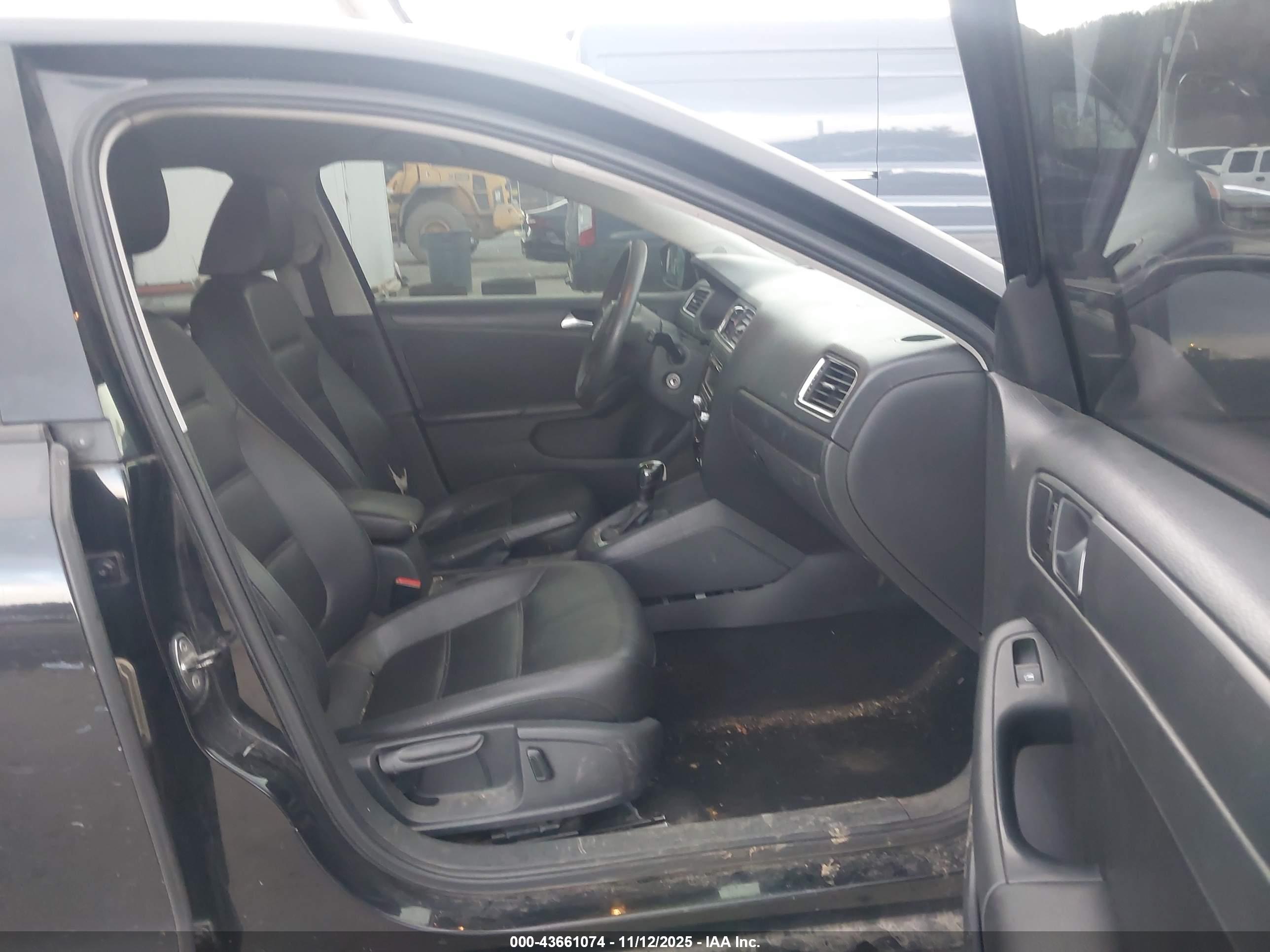 VOLKSWAGEN JETTA image 5