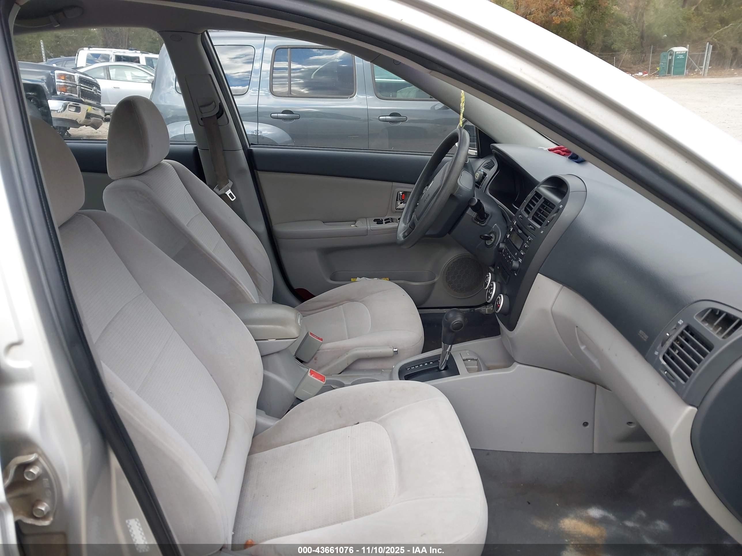KIA SPECTRA image 5
