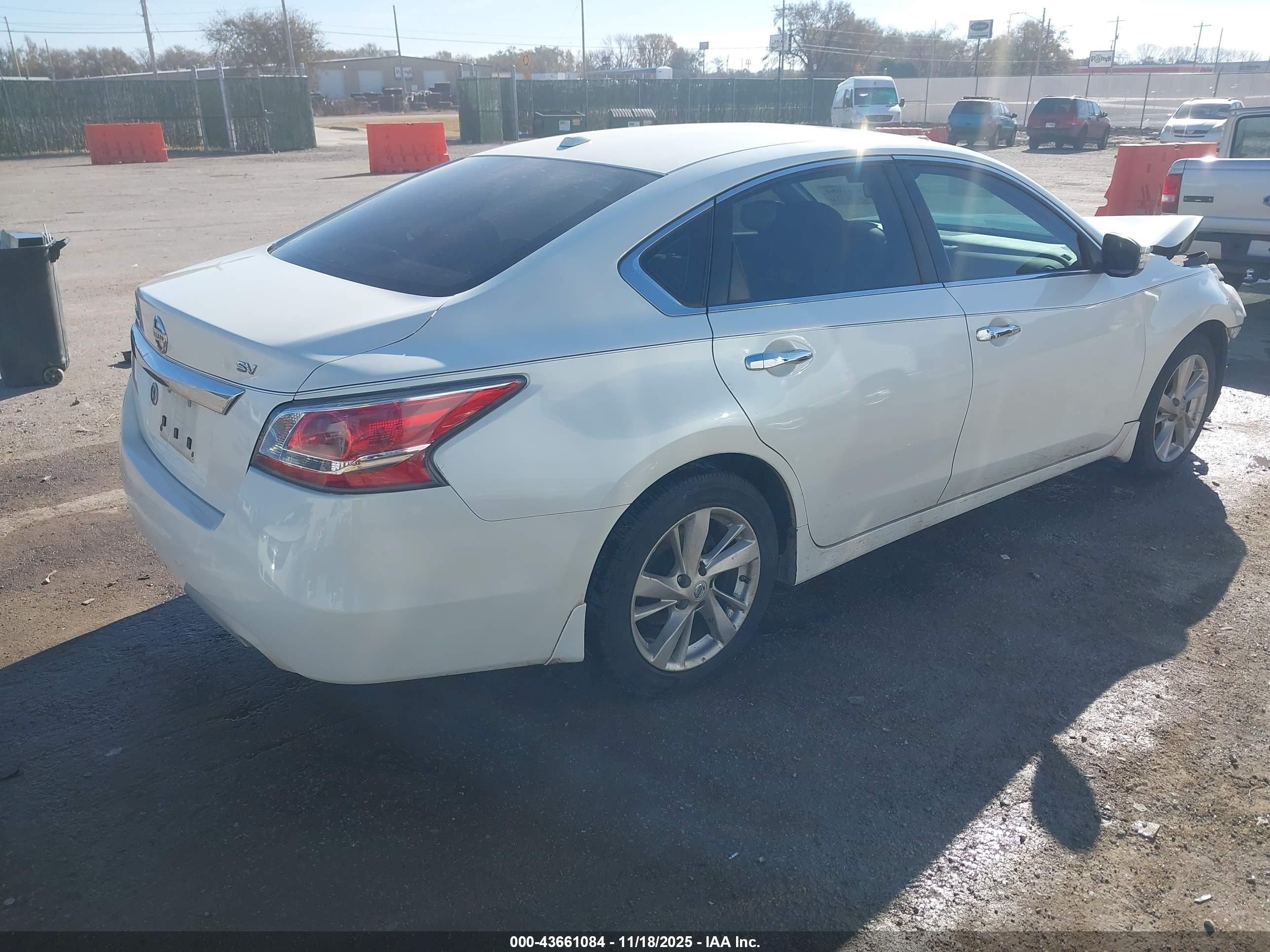 NISSAN ALTIMA image 4