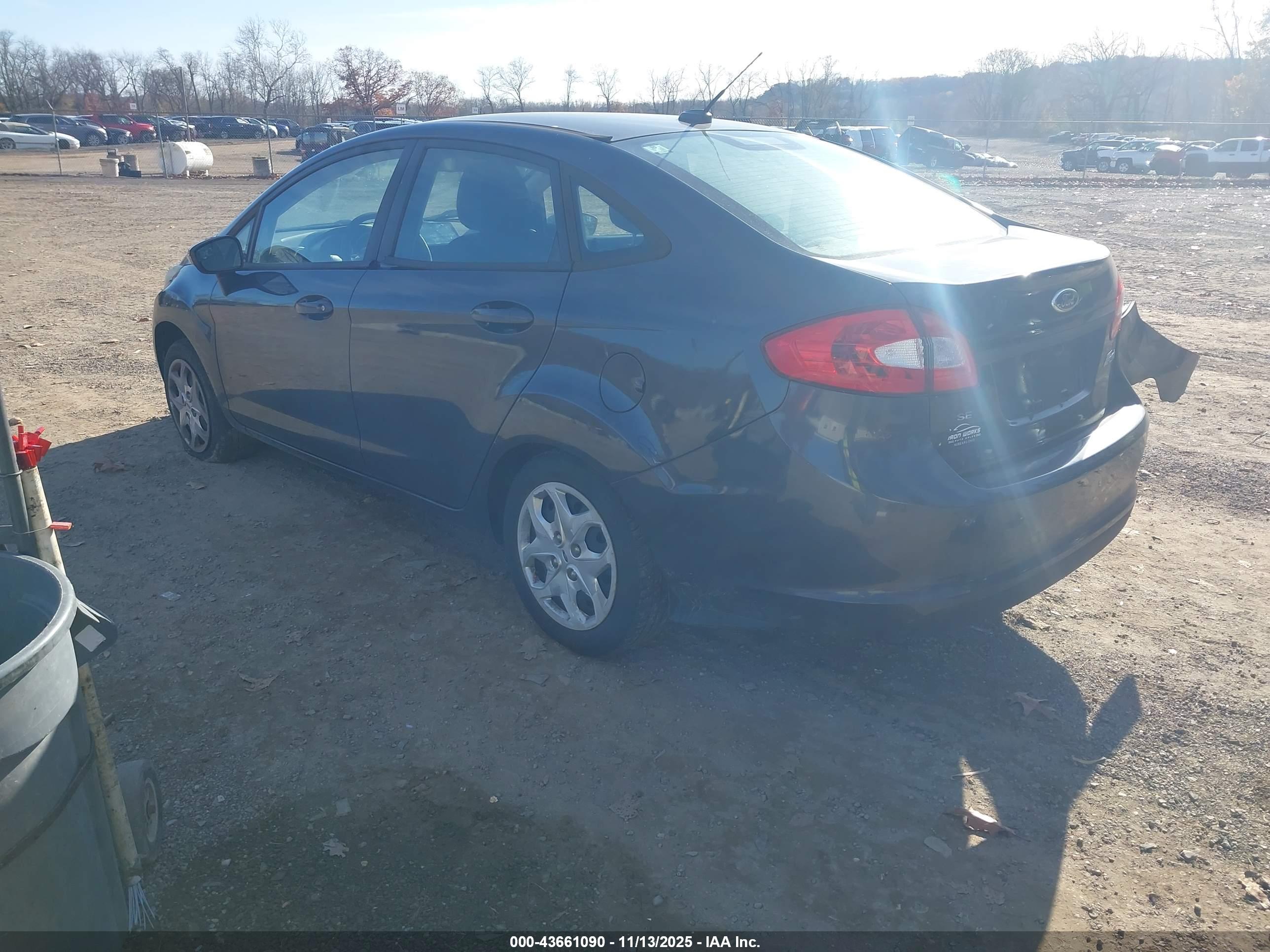 FORD FIESTA image 3