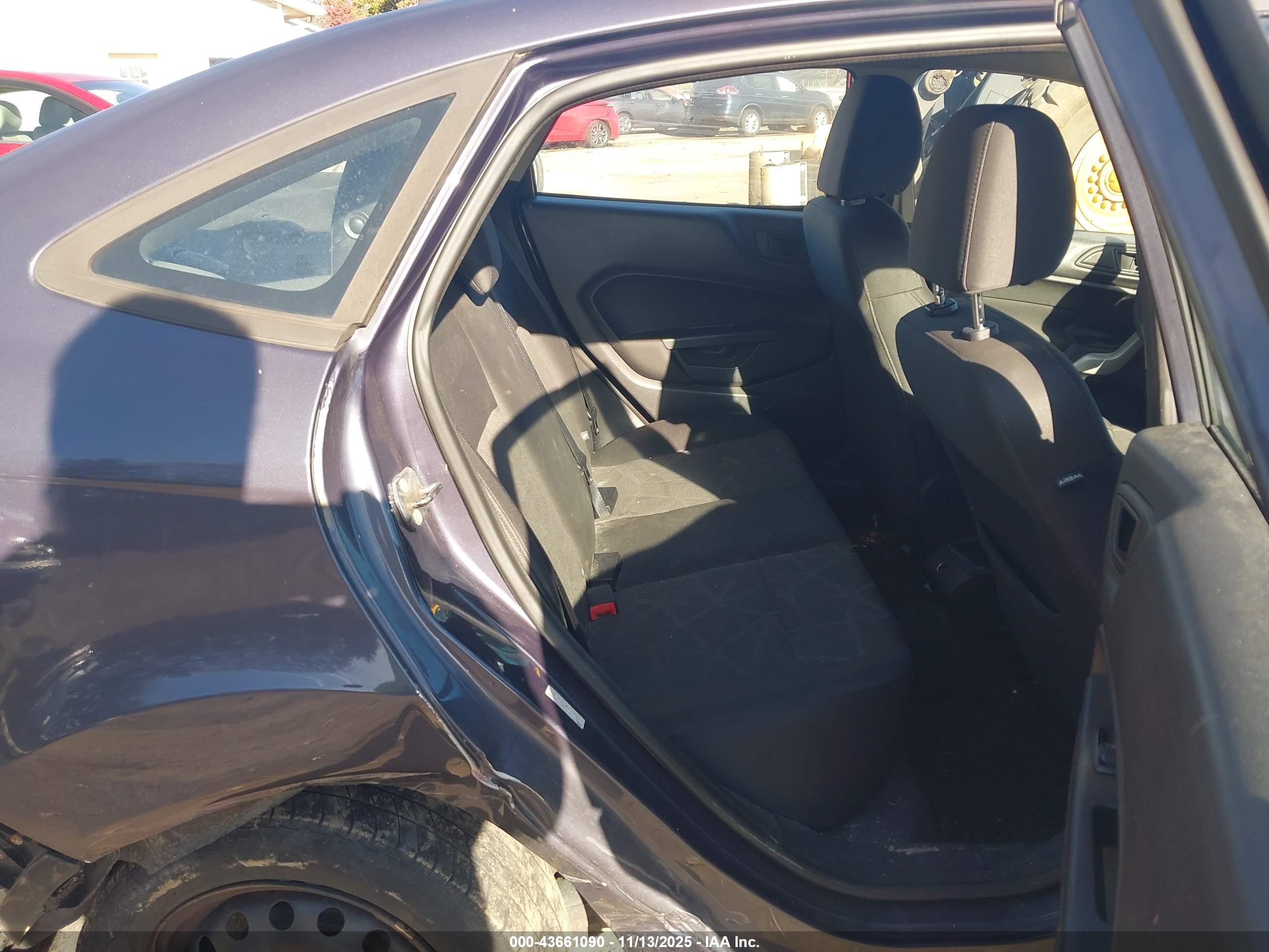 FORD FIESTA image 8