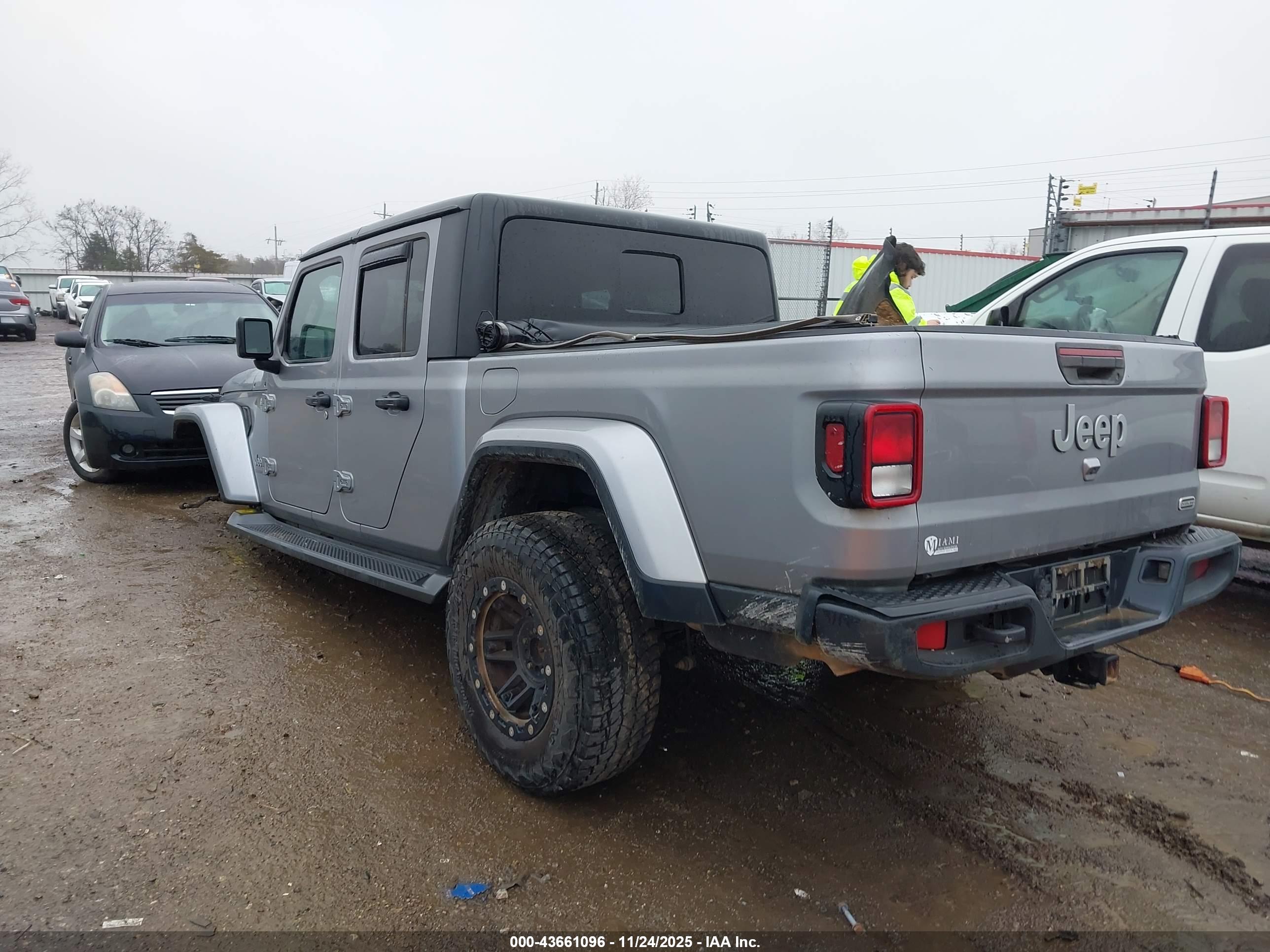 JEEP GLADIATOR image 3