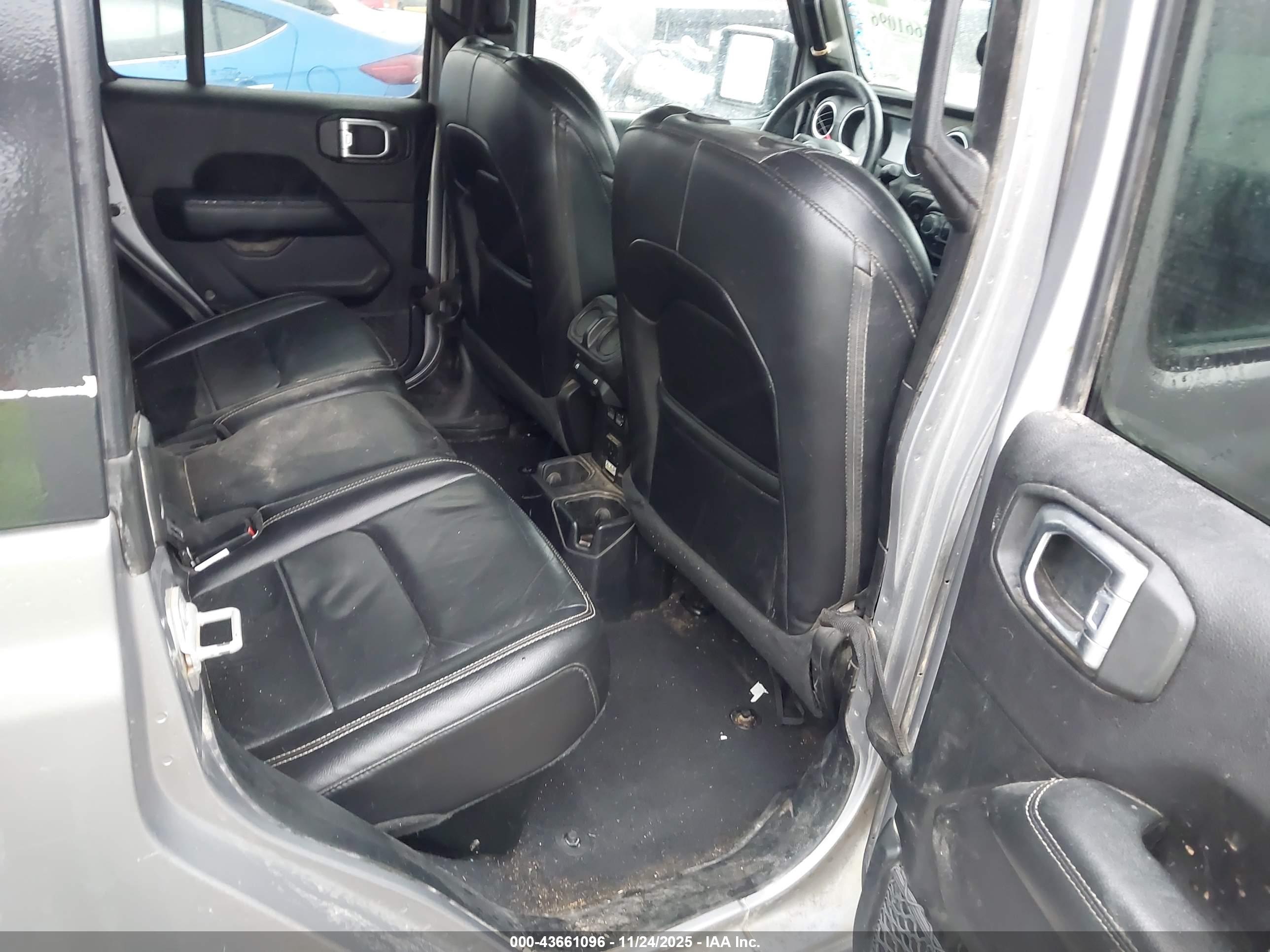 JEEP GLADIATOR image 8
