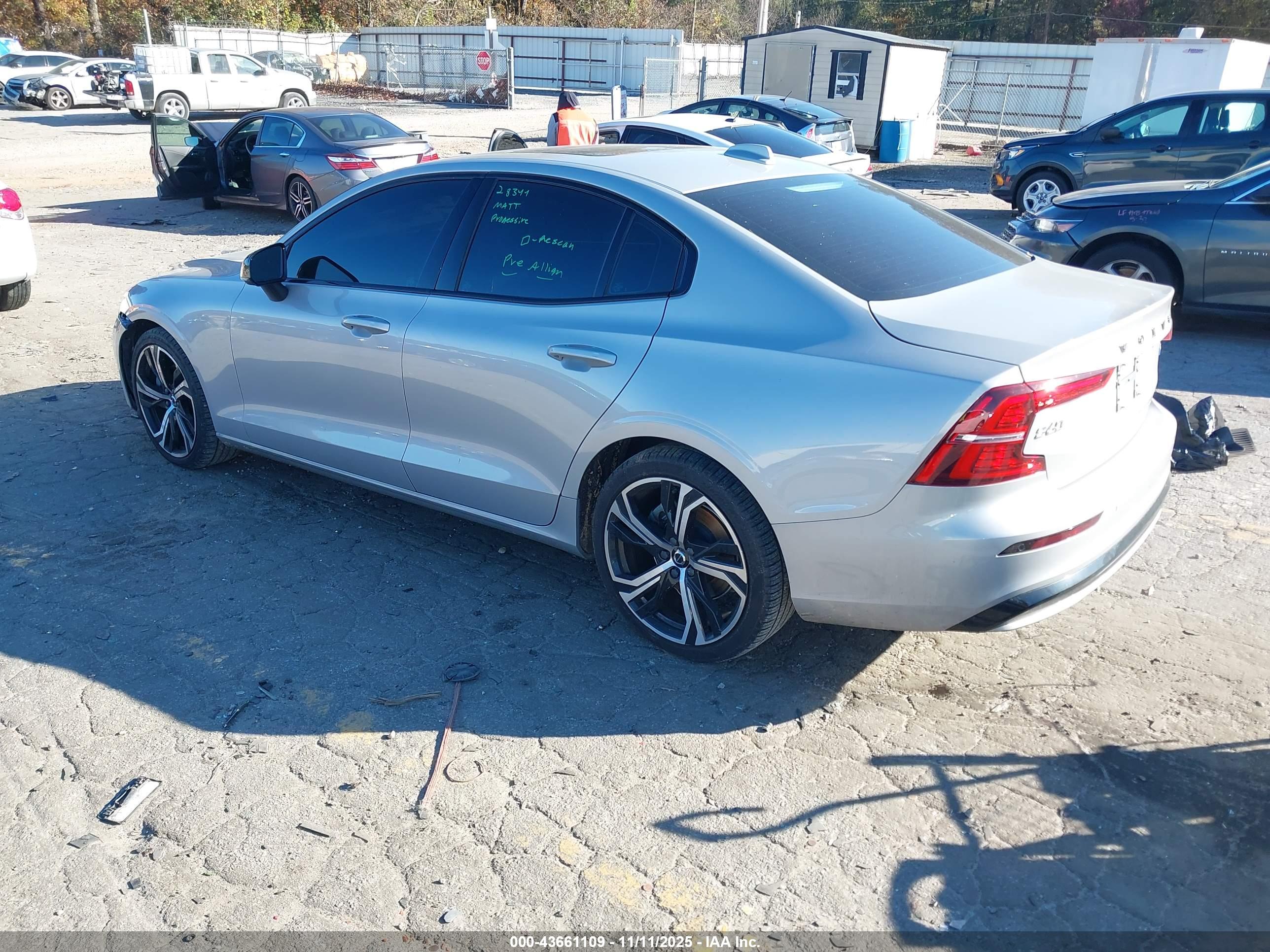 VOLVO S60 image 3