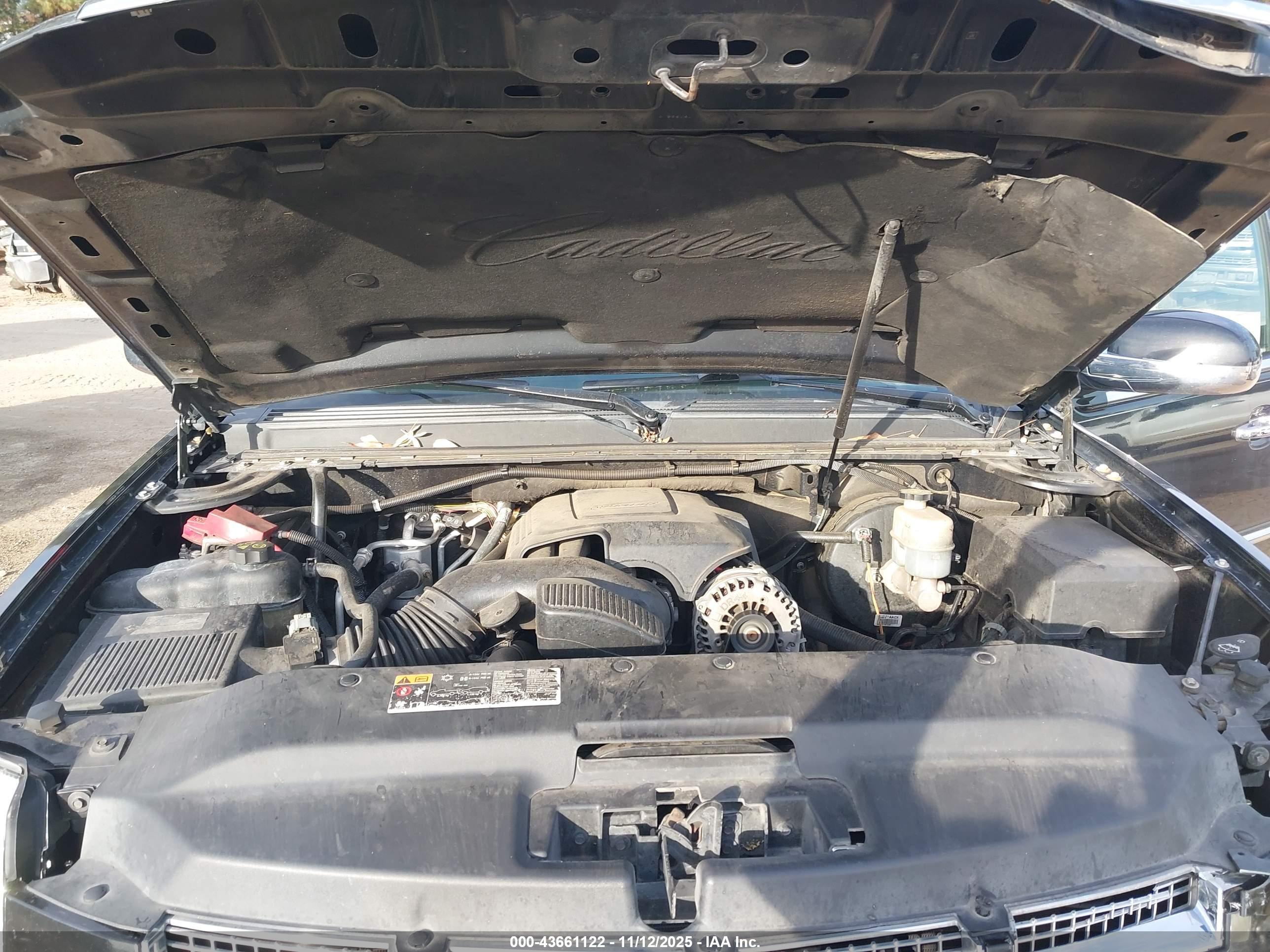 CADILLAC ESCALADE image 10