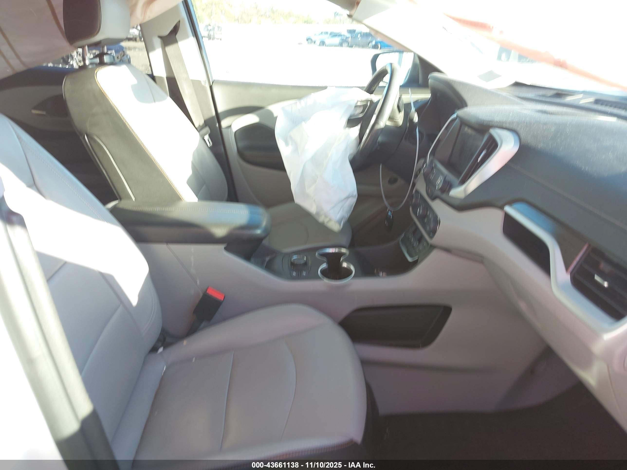 GMC TERRAIN image 5