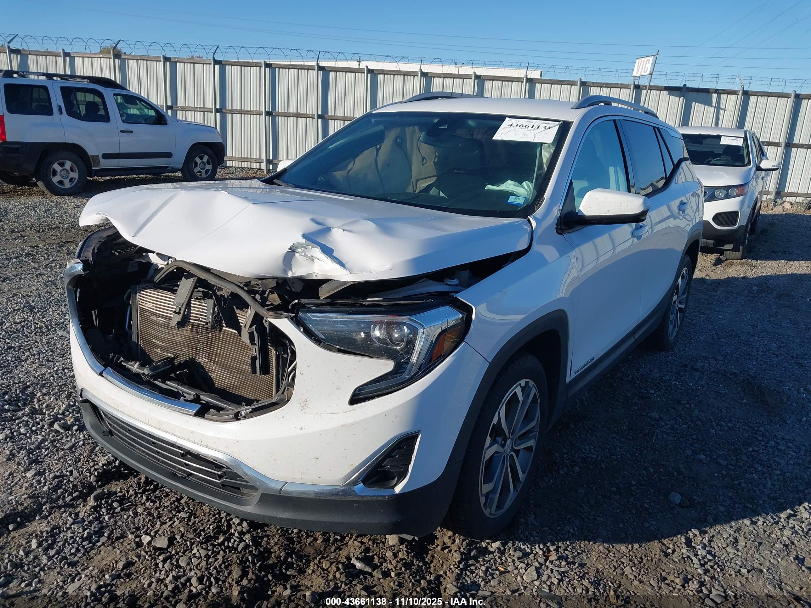 GMC TERRAIN image 6