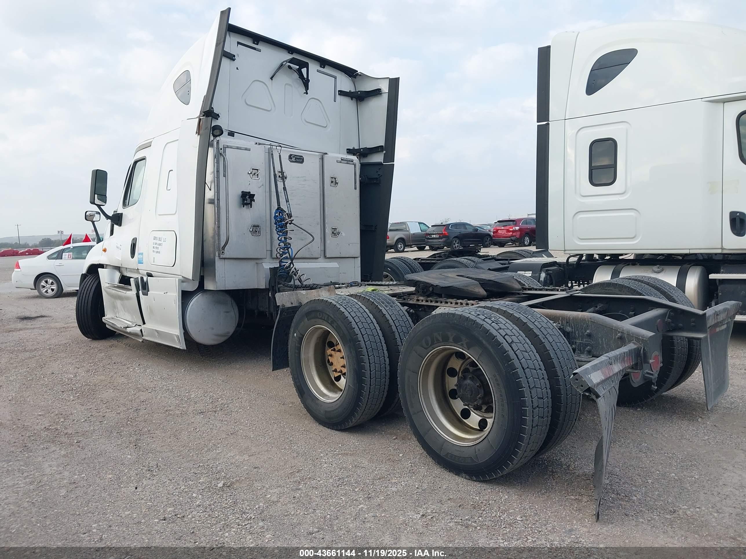 FREIGHTLINER CASCADIA image 3