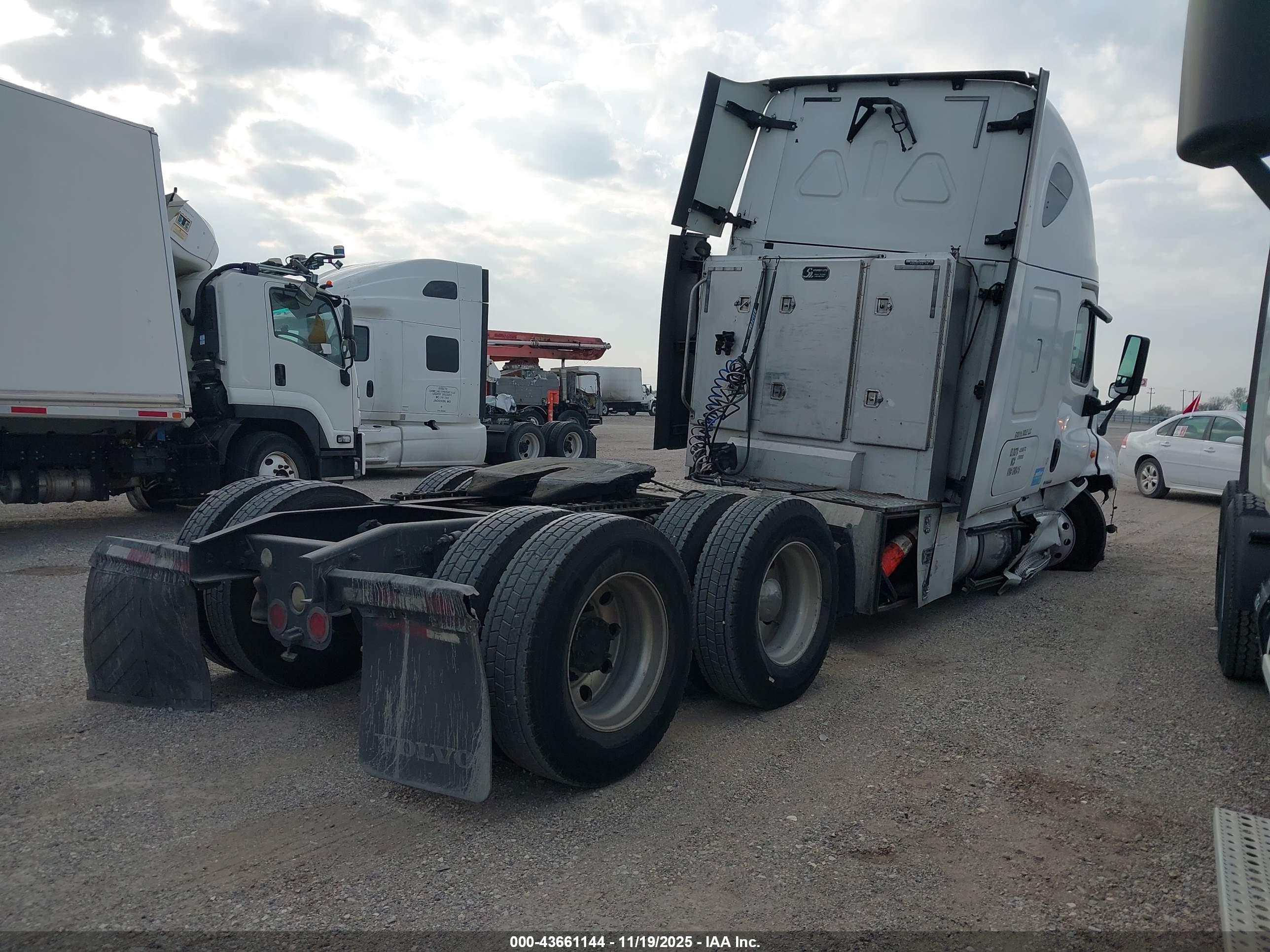 FREIGHTLINER CASCADIA image 4