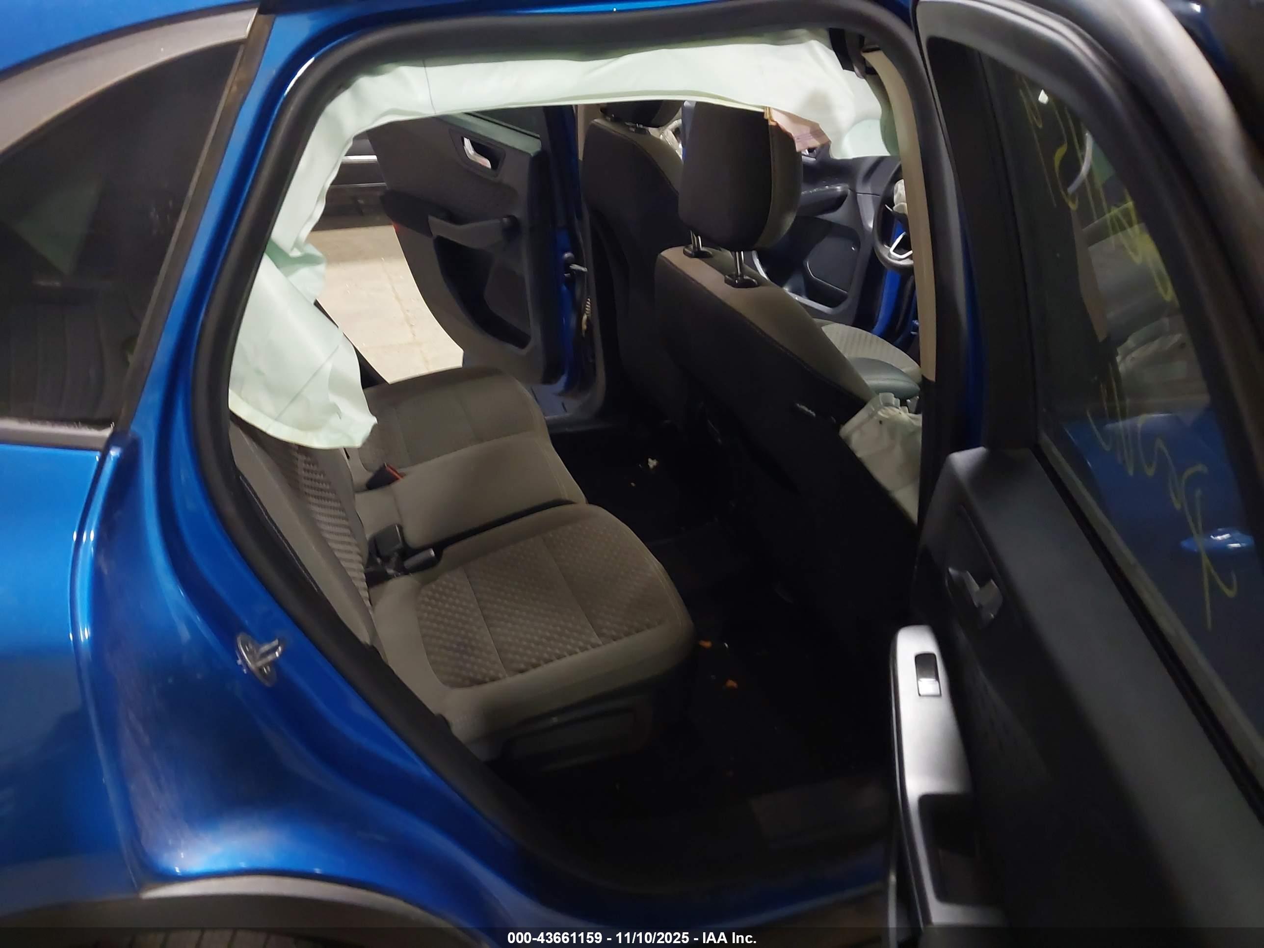 FORD ESCAPE image 8