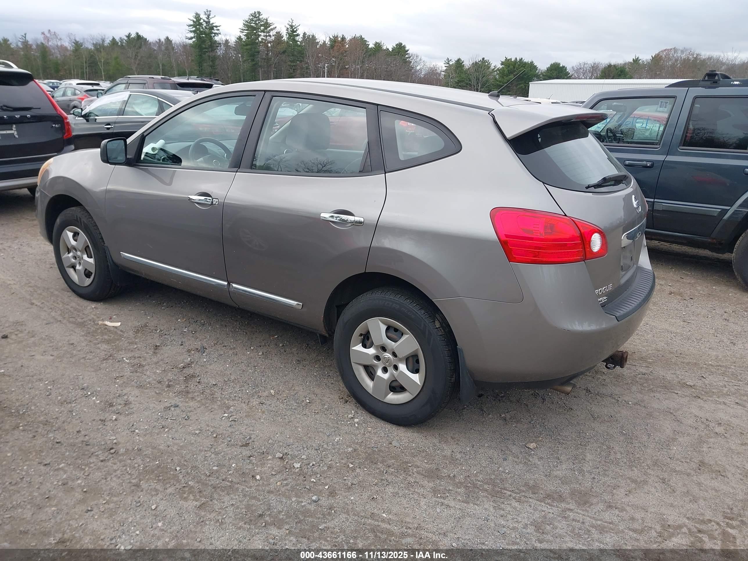NISSAN ROGUE image 3
