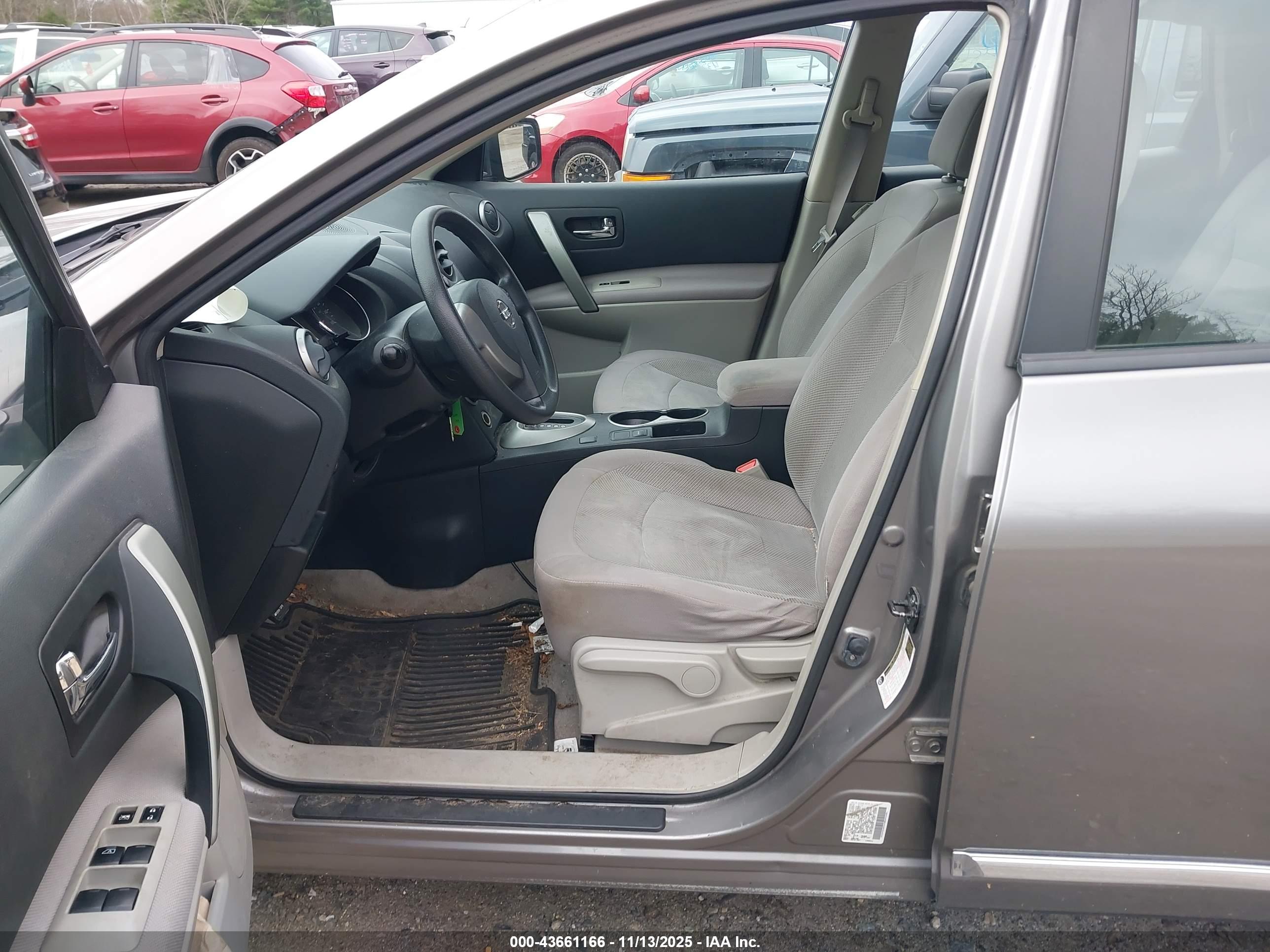 NISSAN ROGUE image 5