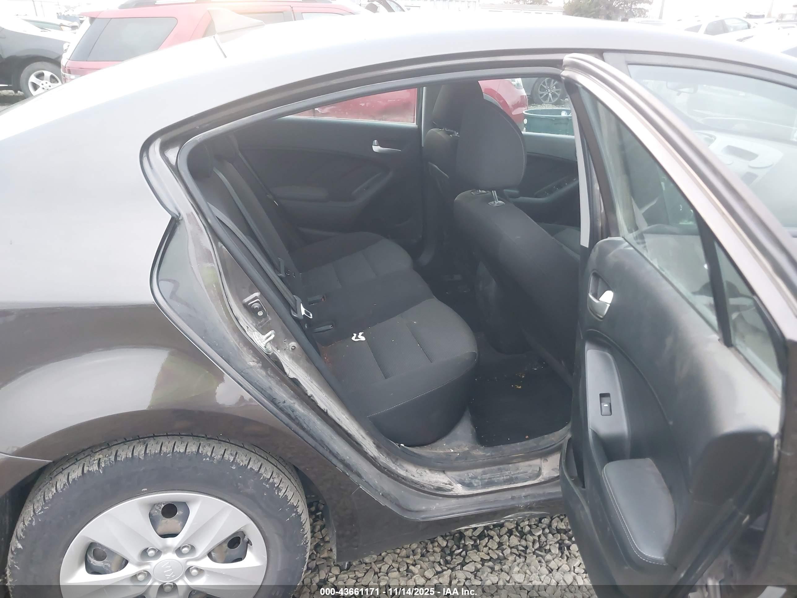 KIA FORTE image 8
