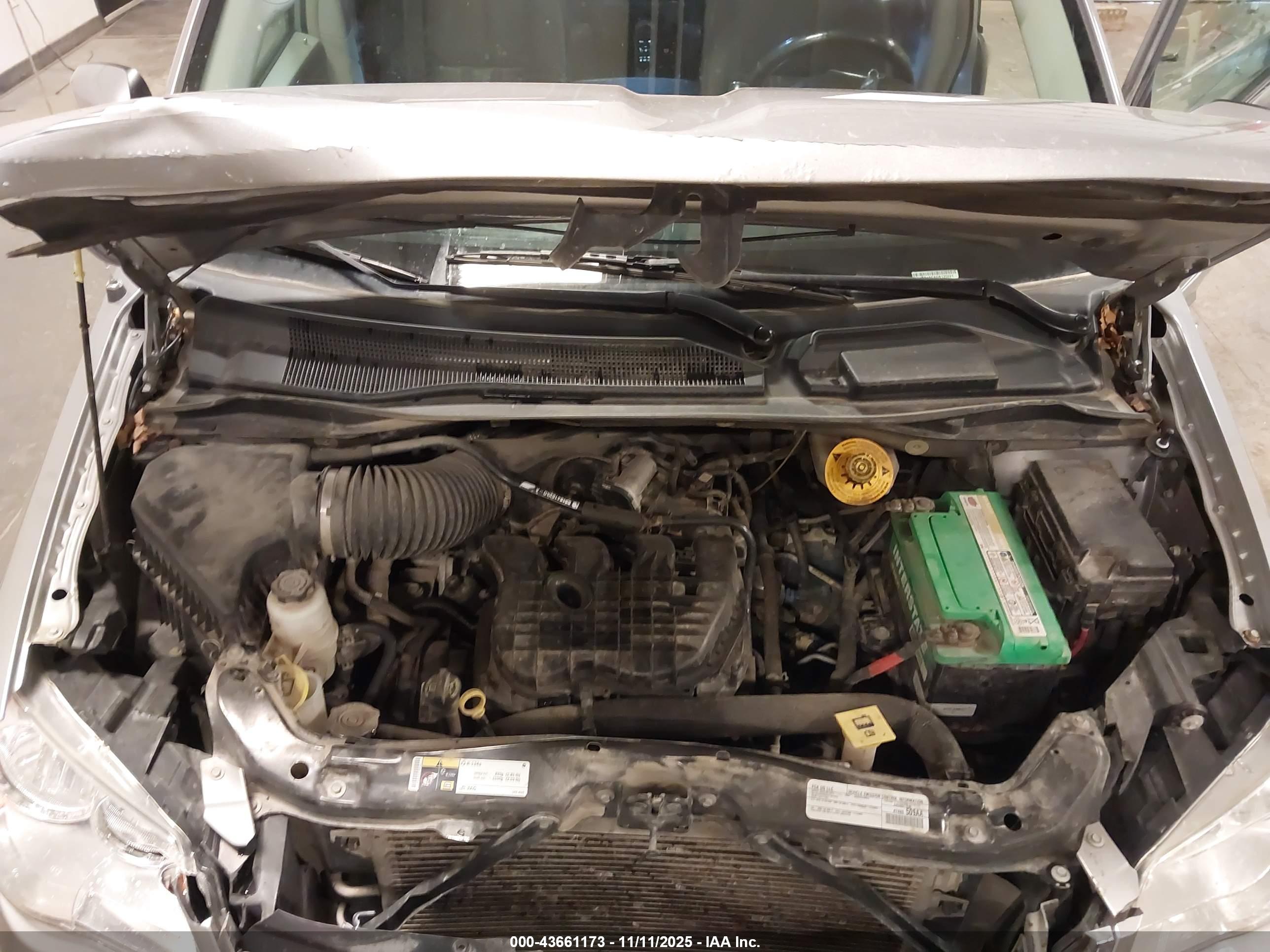 CHRYSLER TOWN image 10