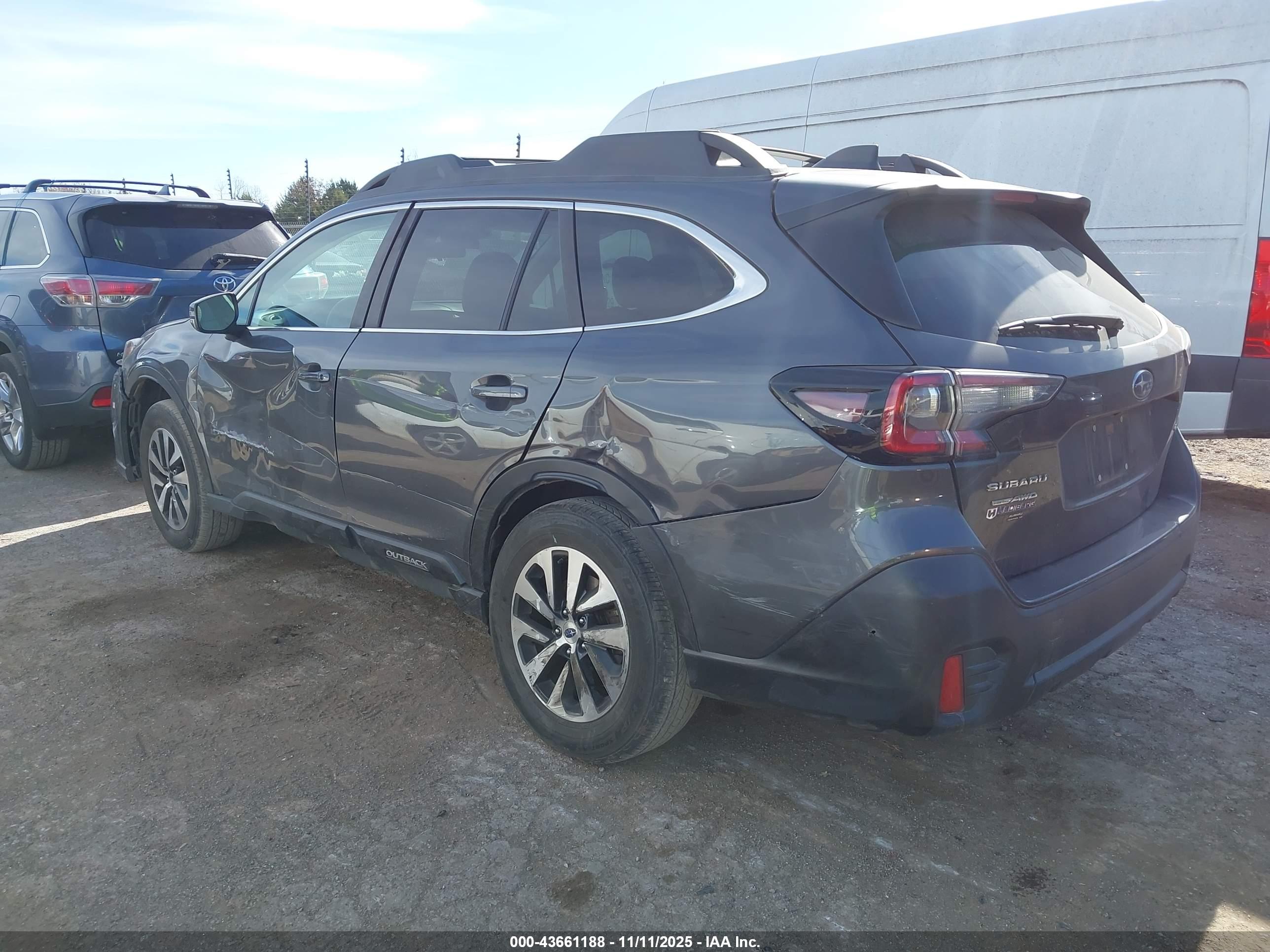 SUBARU OUTBACK image 3