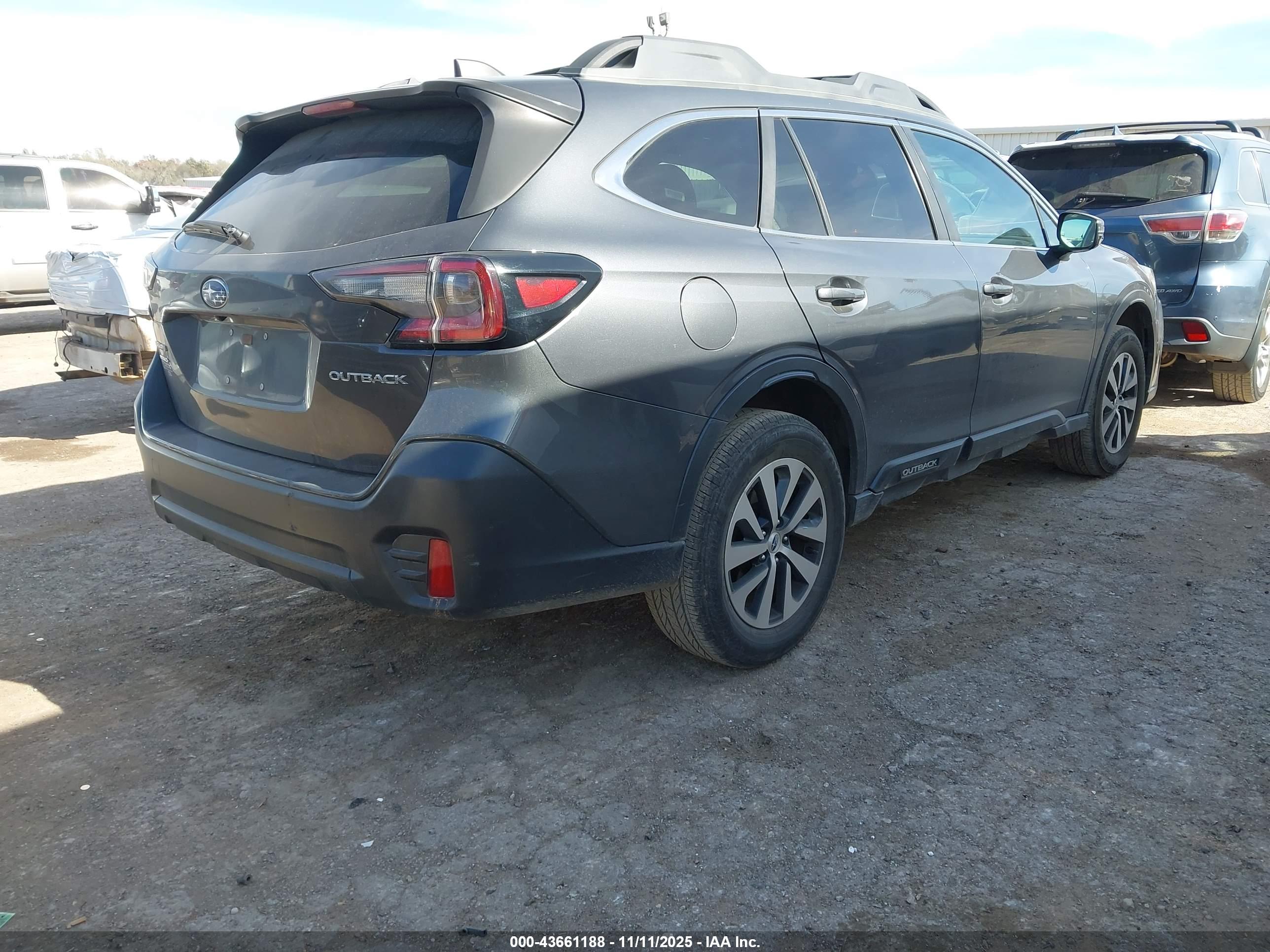 SUBARU OUTBACK image 4