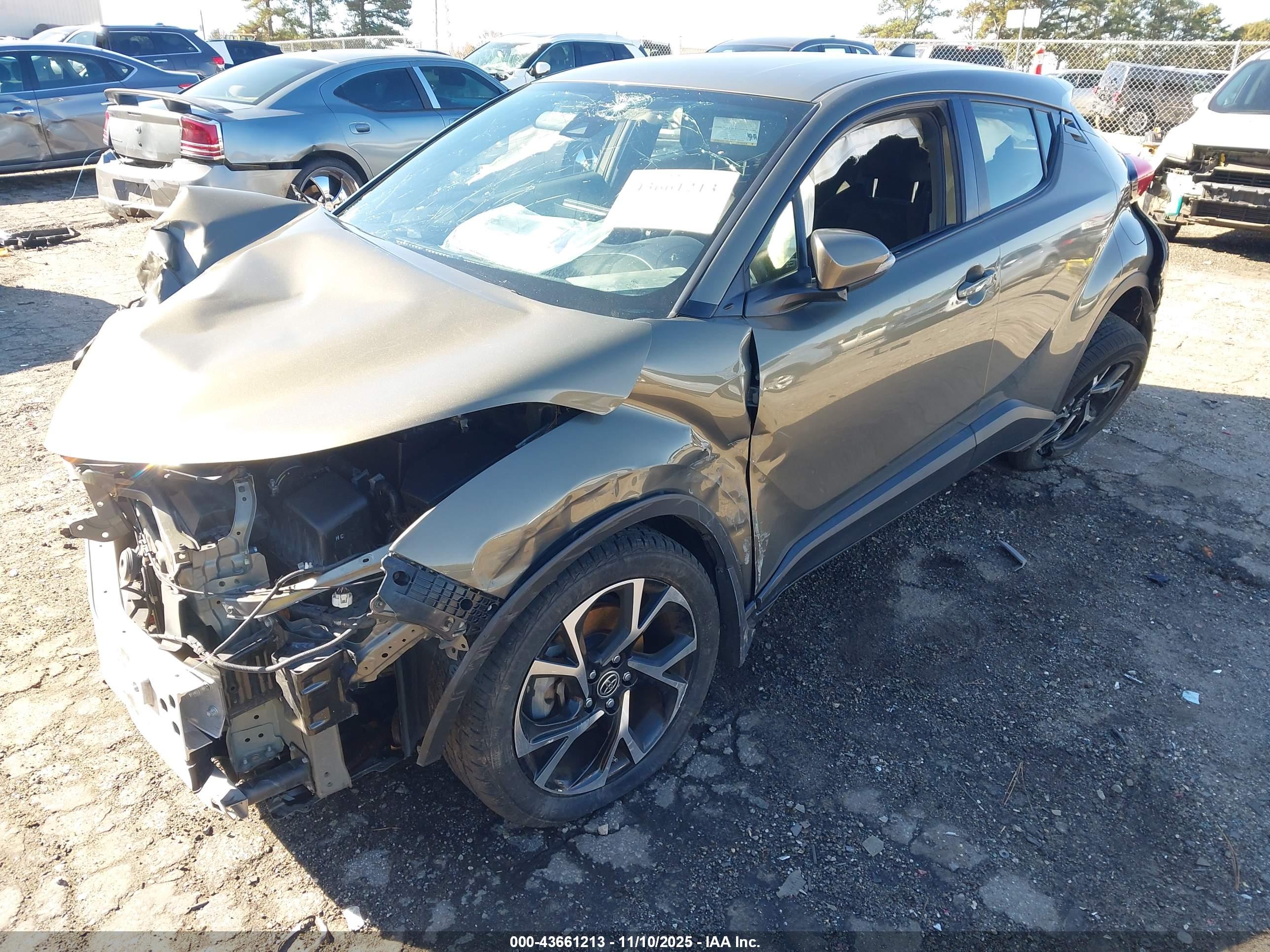 TOYOTA C-HR image 6
