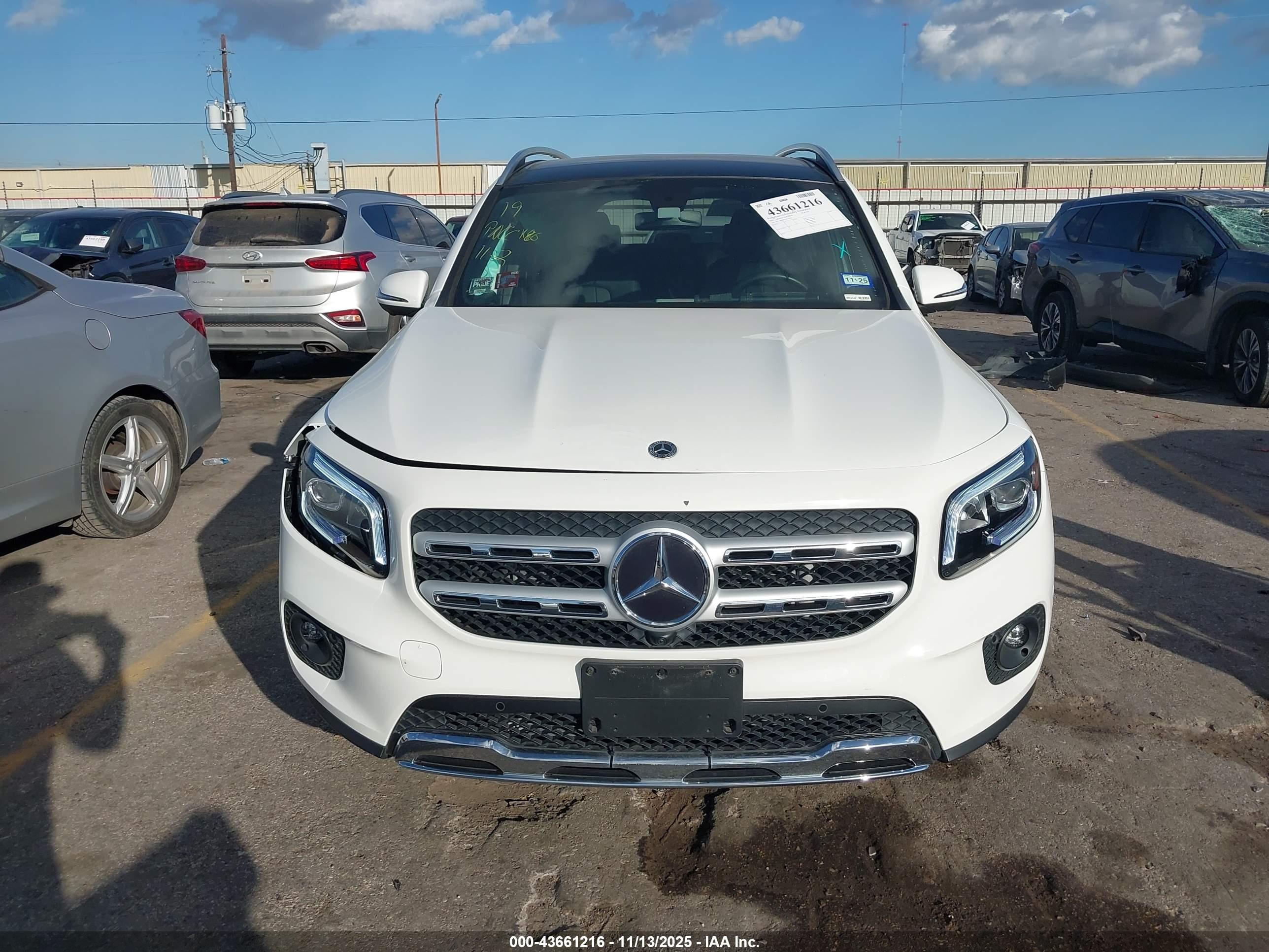MERCEDES-BENZ GLB image 6
